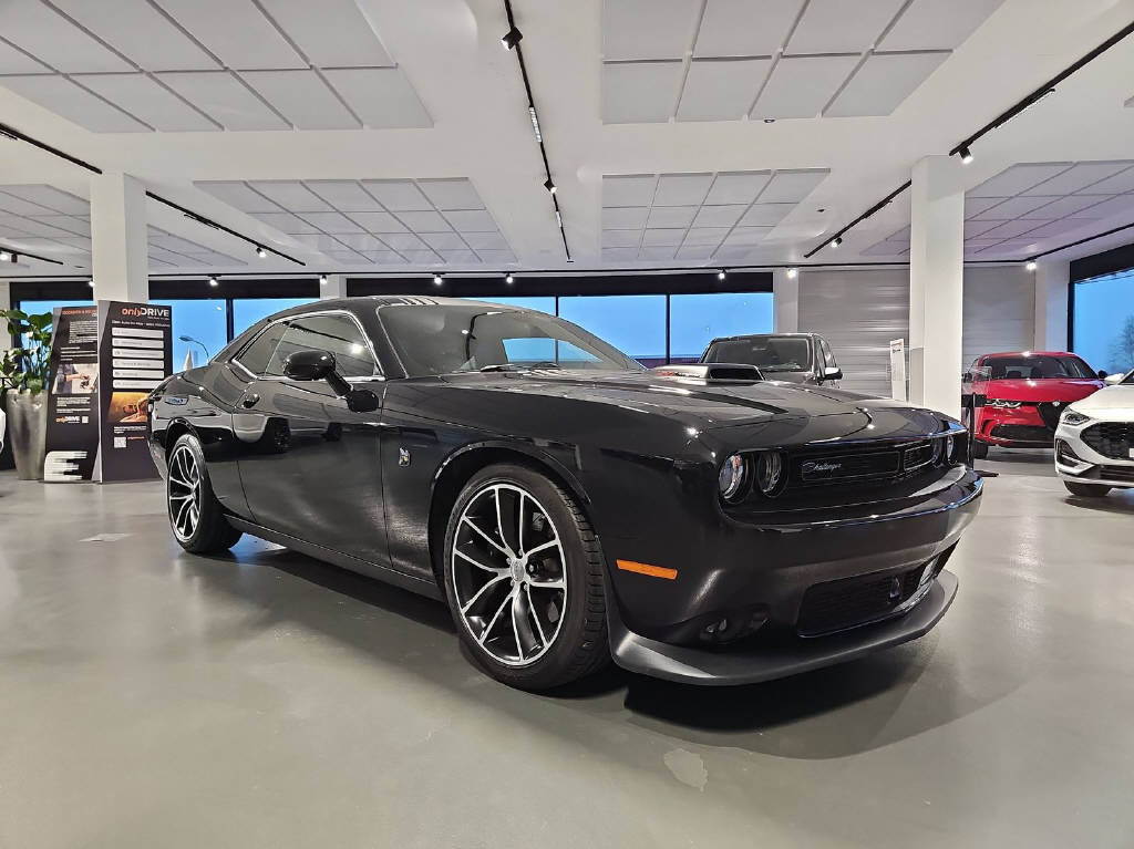 DODGE Challenger 6.4 V8 SRT HEMI "Shaker", Benzin, Occasion / Gebraucht, Automatik - 2