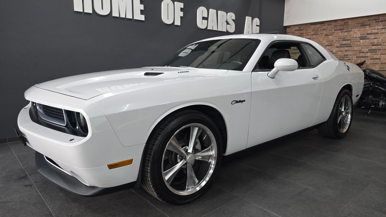 DODGE Challenger 5.7 V8 HEMI R/T, Essence, Occasion / Utilisé, Automatique - 2