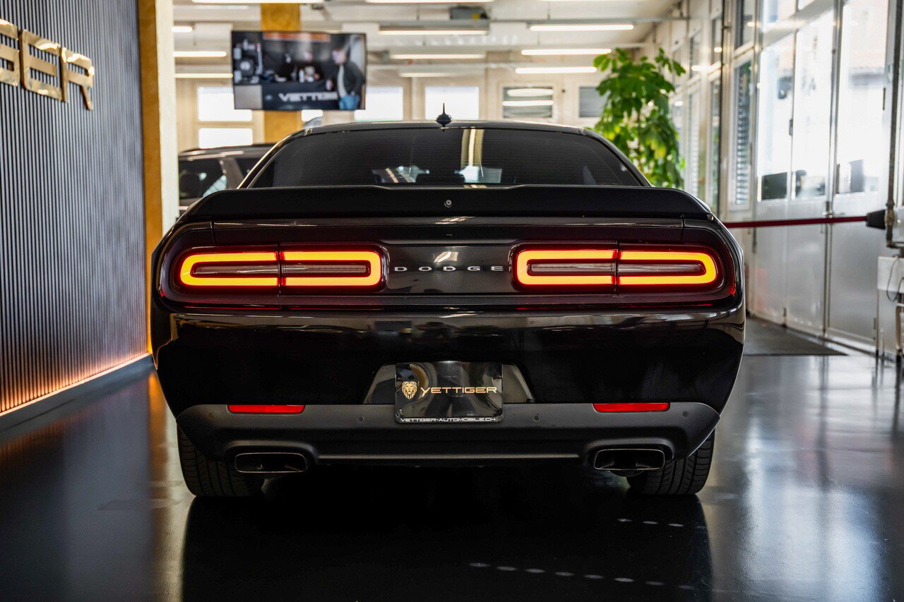 DODGE Challenger 6.4 V8 SRT HEMI, Second hand / Used, Automatic - 5