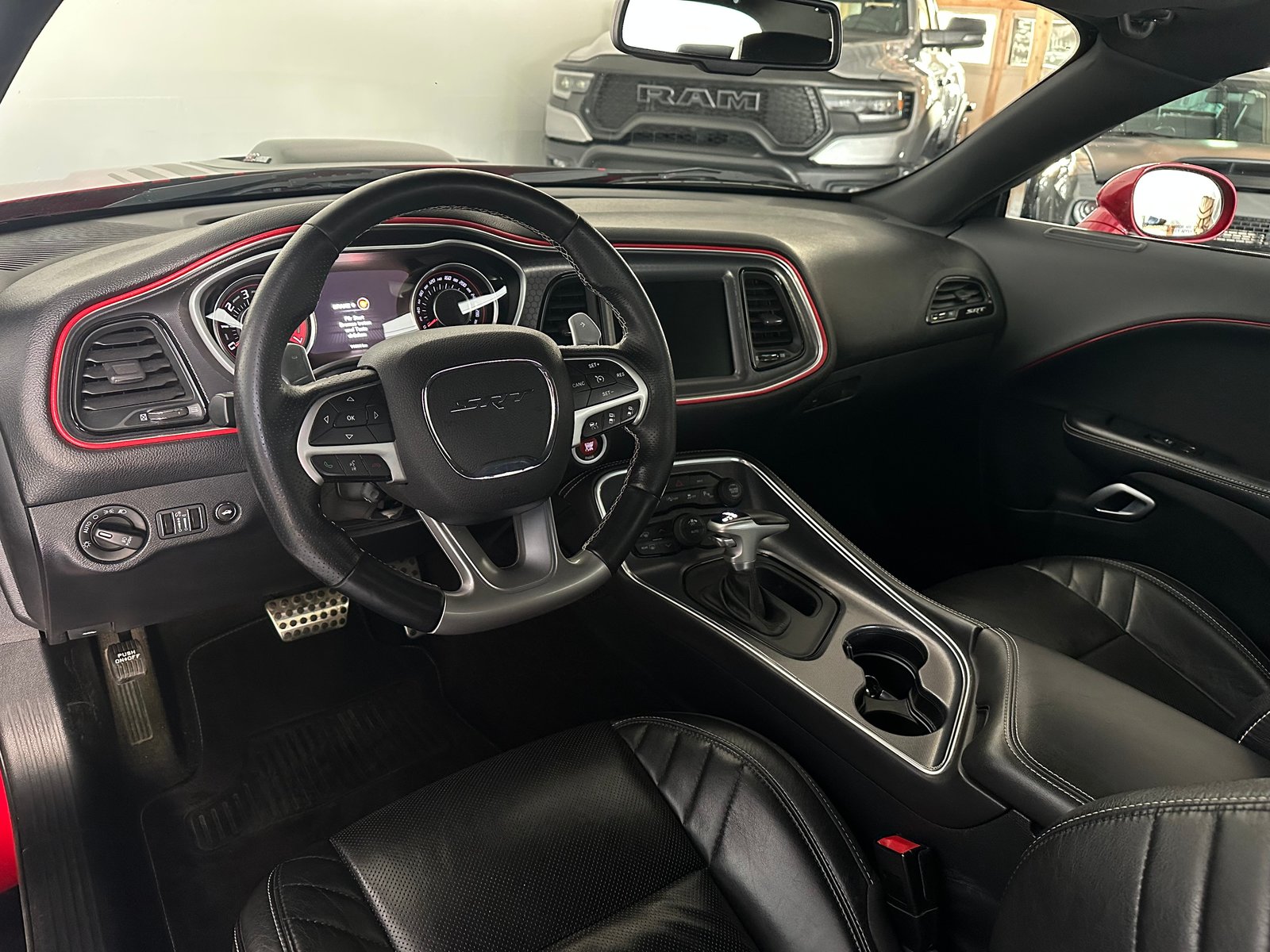 DODGE Challenger SRT Shaker, Essence, Occasion / Utilisé, Automatique - 6