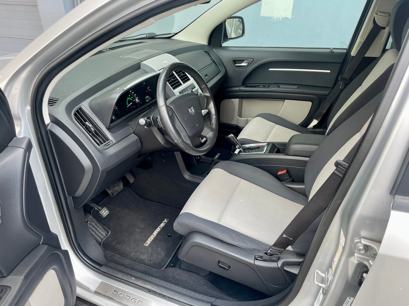 DODGE Journey 2.7 V6 E85 SXT Automatic, Benzin, Occasion / Gebraucht, Automatik - 6