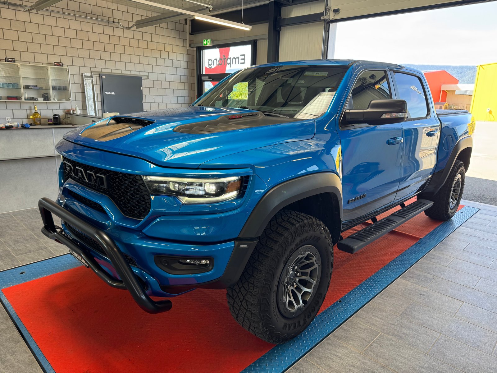 DODGE FAM 1500 TRX