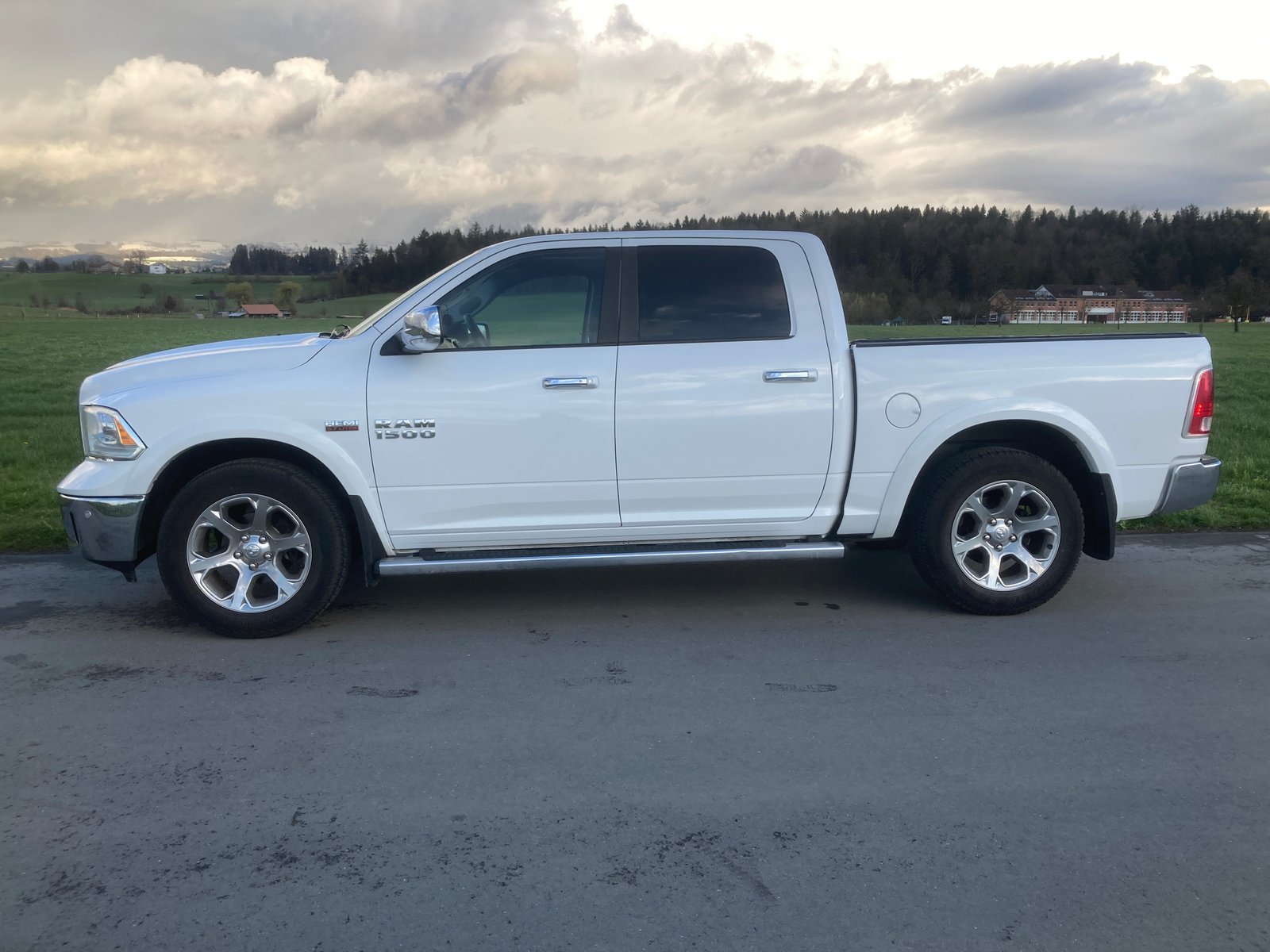 DODGE Ram V8 1500 Laramie, Petrol, Second hand / Used, Automatic - 5