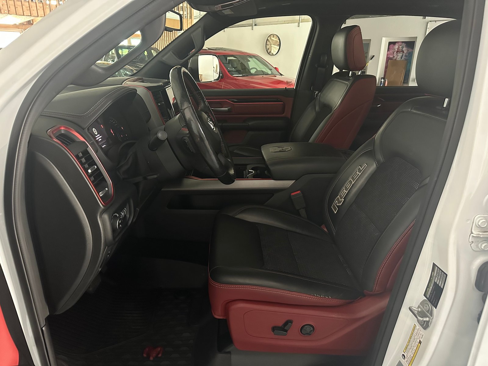 DODGE RAM 1500 REBEL, Benzin, Occasion / Gebraucht, Automatik - 4