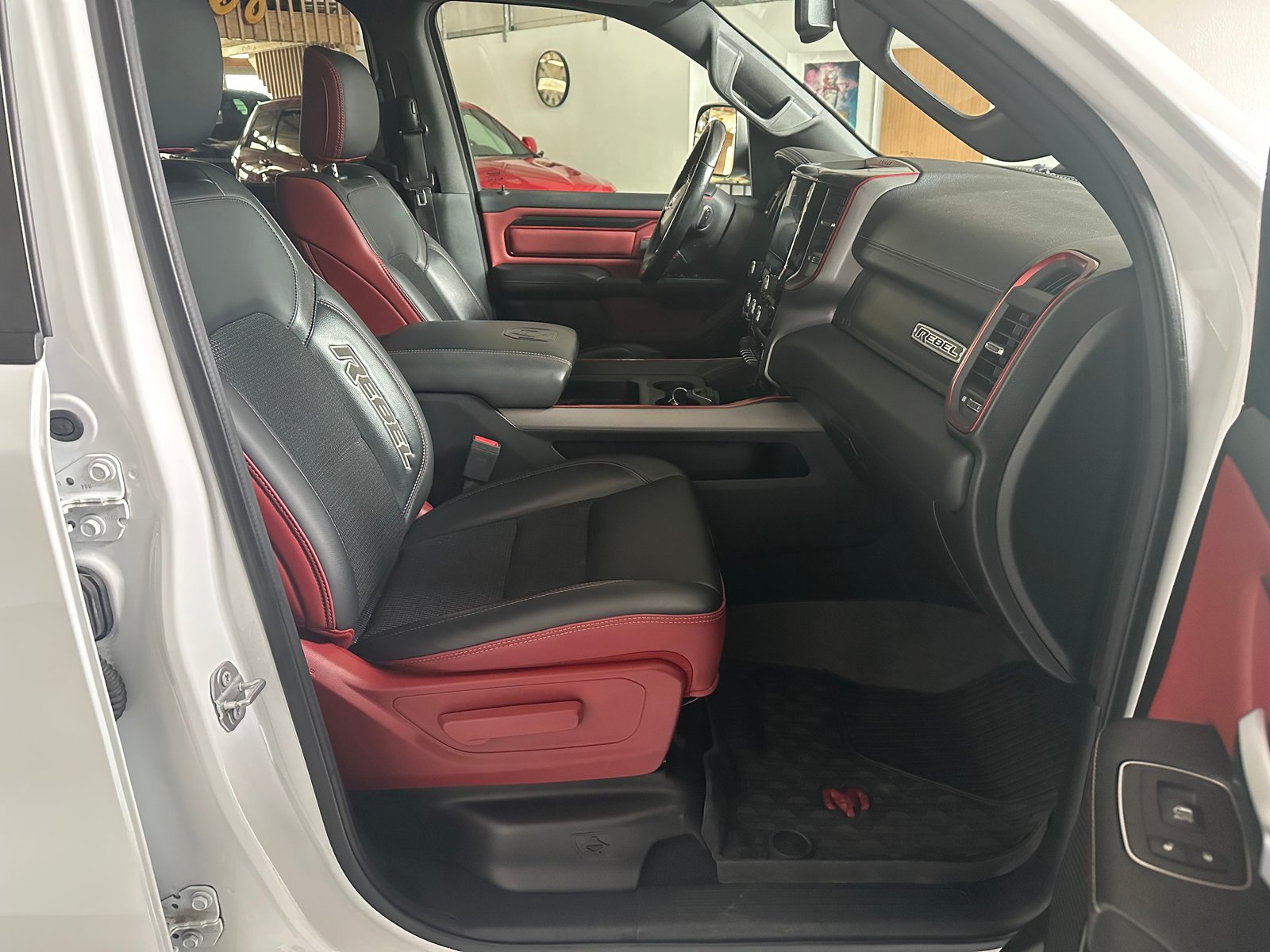 DODGE RAM 1500 REBEL, Benzin, Occasion / Gebraucht, Automatik - 5