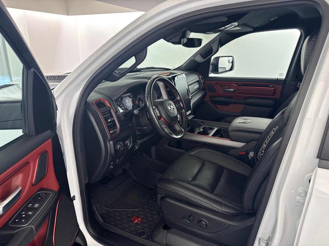 DODGE RAM 1500 5.7 Rebel, Benzin, Occasion / Gebraucht, Automatik - 5