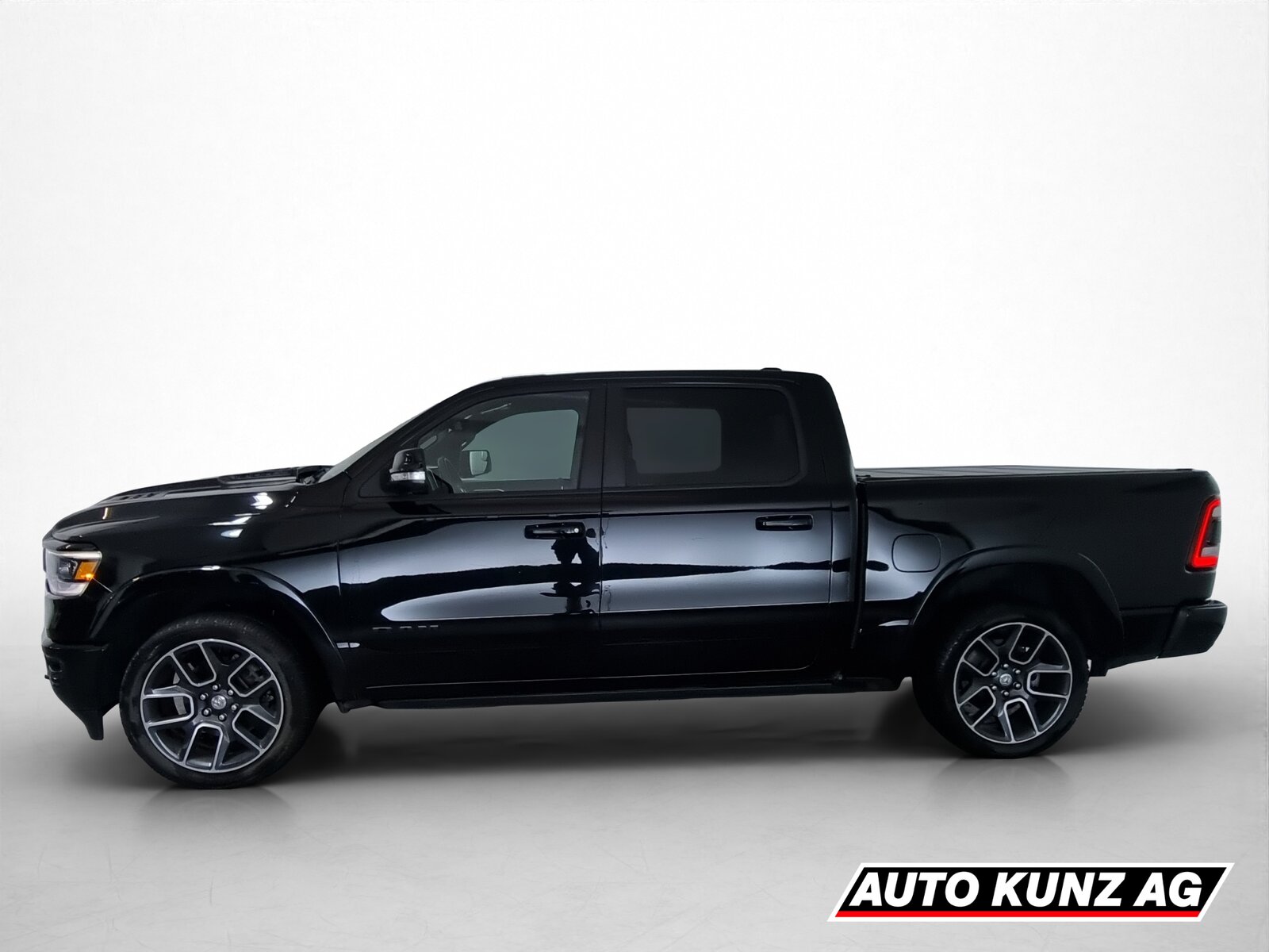 DODGE RAM 1500 Crew Cab Laramie Sport Black Paket · 5.7L, Essence, Occasion / Utilisé, Automatique - 3