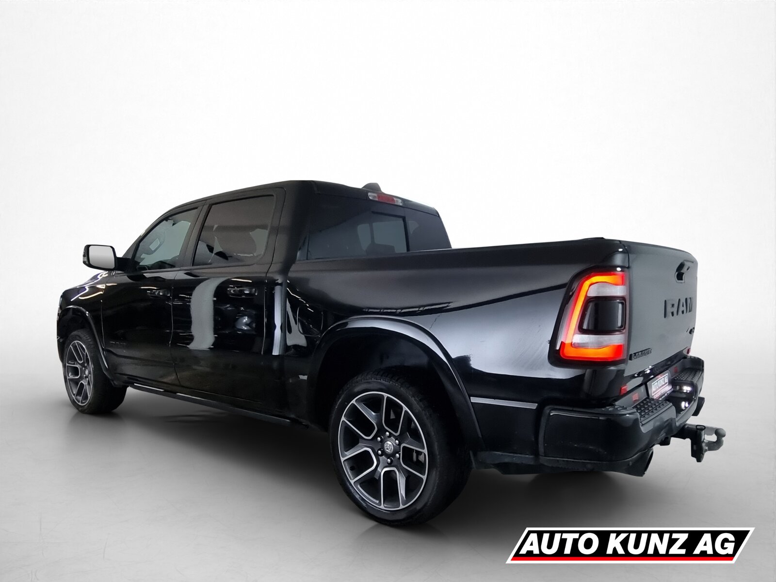 DODGE RAM 1500 Crew Cab Laramie Sport Black Paket · 5.7L, Essence, Occasion / Utilisé, Automatique - 4