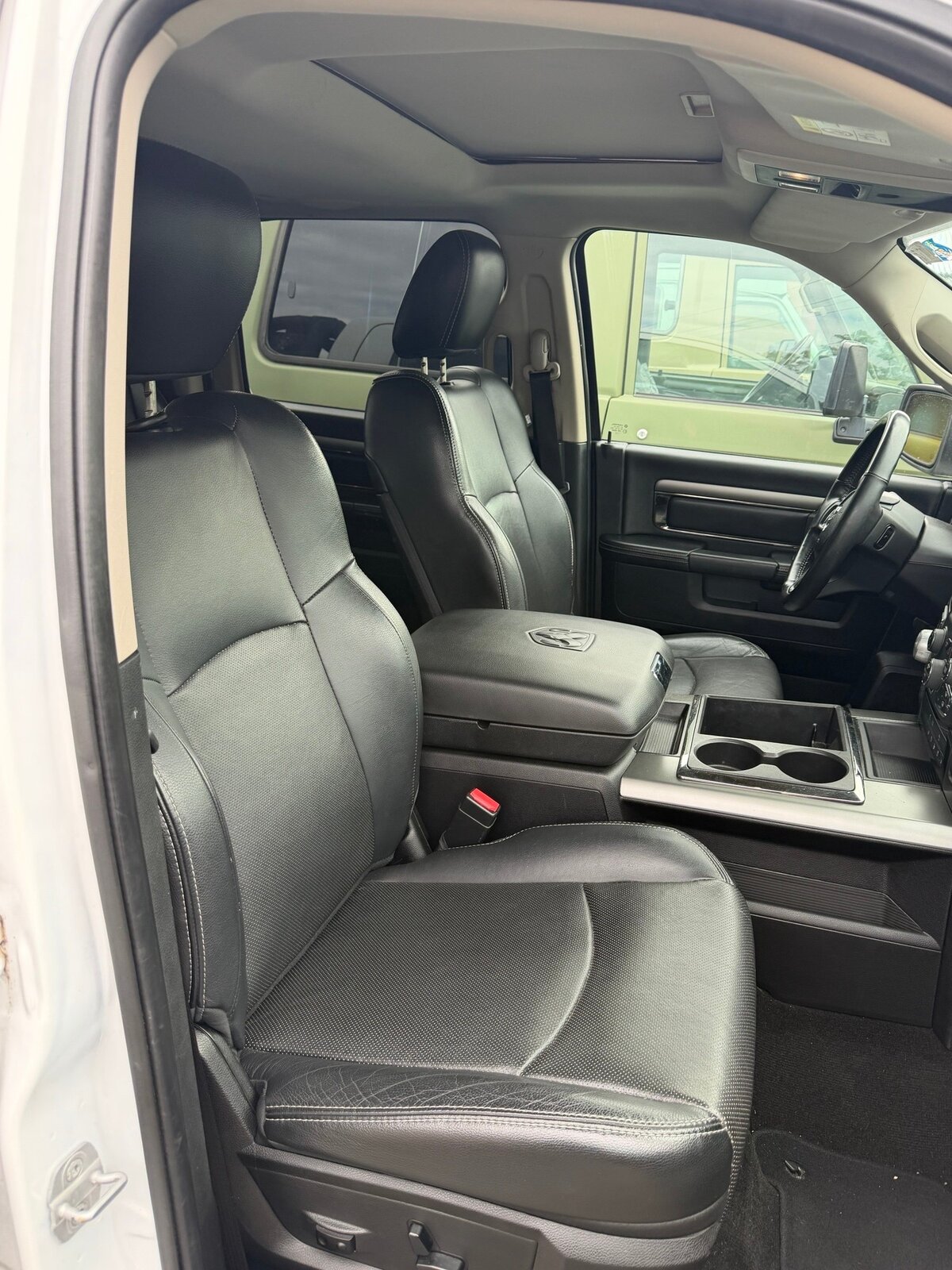 DODGE Ram, Petrol, Second hand / Used, Automatic - 5