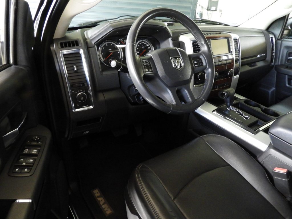 DODGE RAM 1500 Laramie 5.7 V8 HEMI CrewCab Monster Jeep, Benzin, Occasion / Gebraucht, Automatik - 7