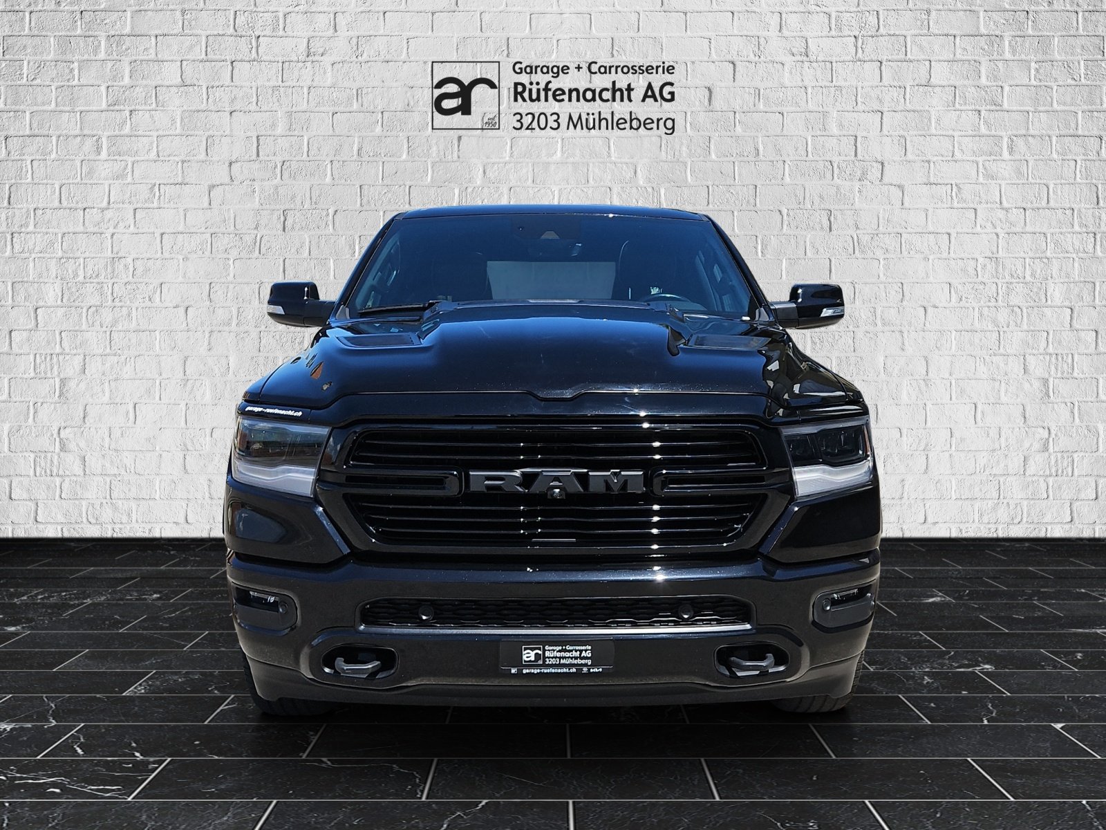 DODGE Ram 1500 Crew Kab. Pick-up 5.7 HEMI MDS VVT Laramie, Petrol, Second hand / Used, Automatic - 3
