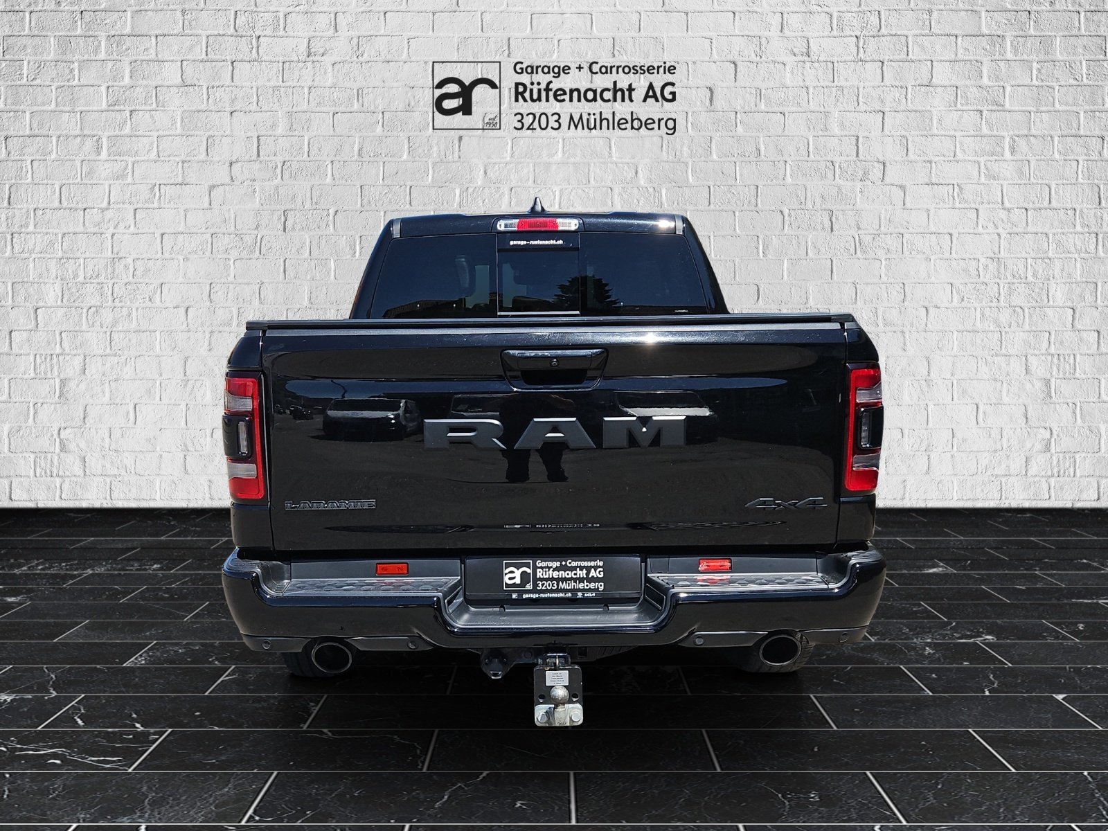DODGE Ram 1500 Crew Kab. Pick-up 5.7 HEMI MDS VVT Laramie, Petrol, Second hand / Used, Automatic - 4