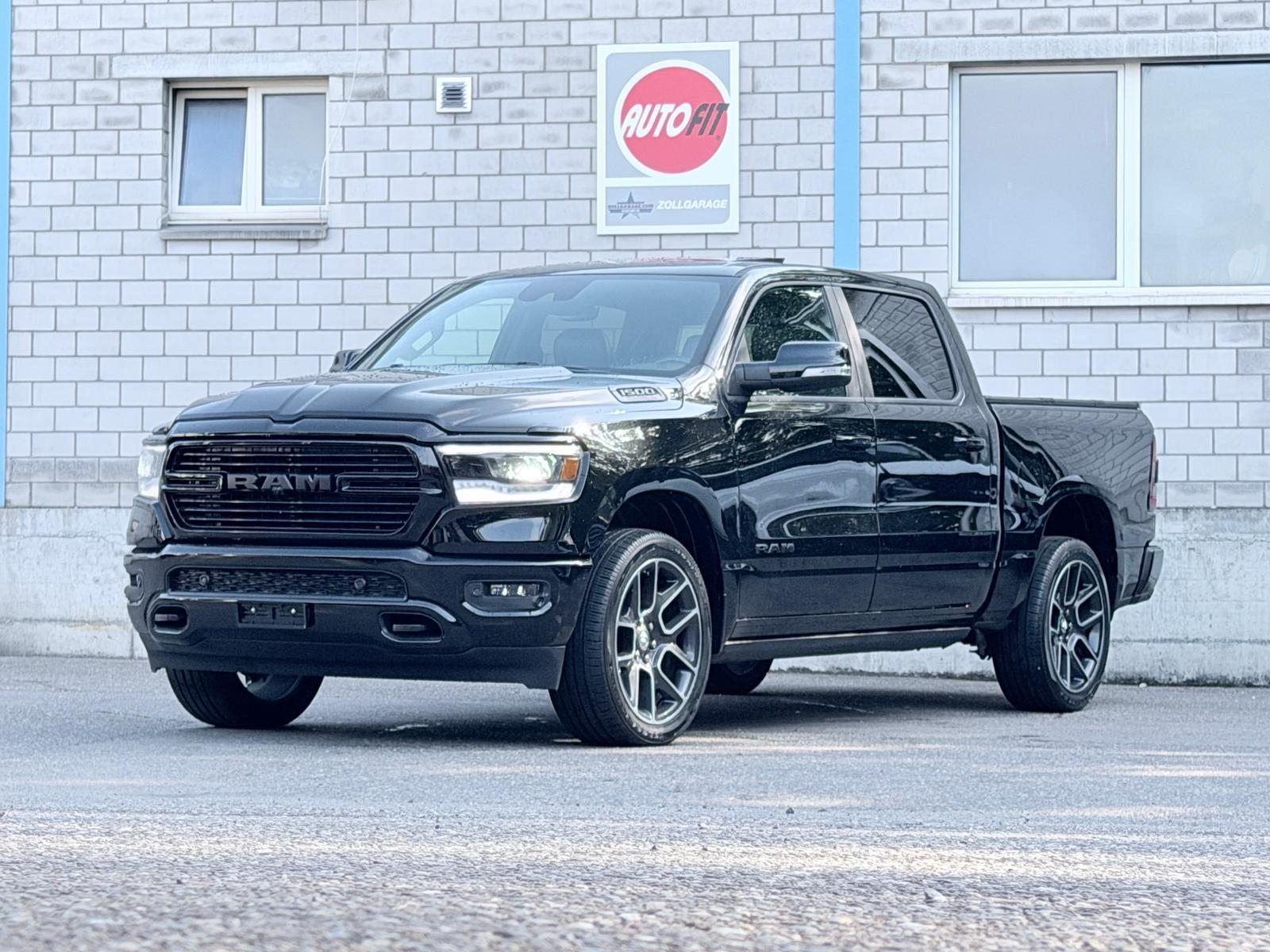 DODGE RAM LARAMIE 5.7 HEMI 4x4, Petrol, Second hand / Used, Automatic - 2