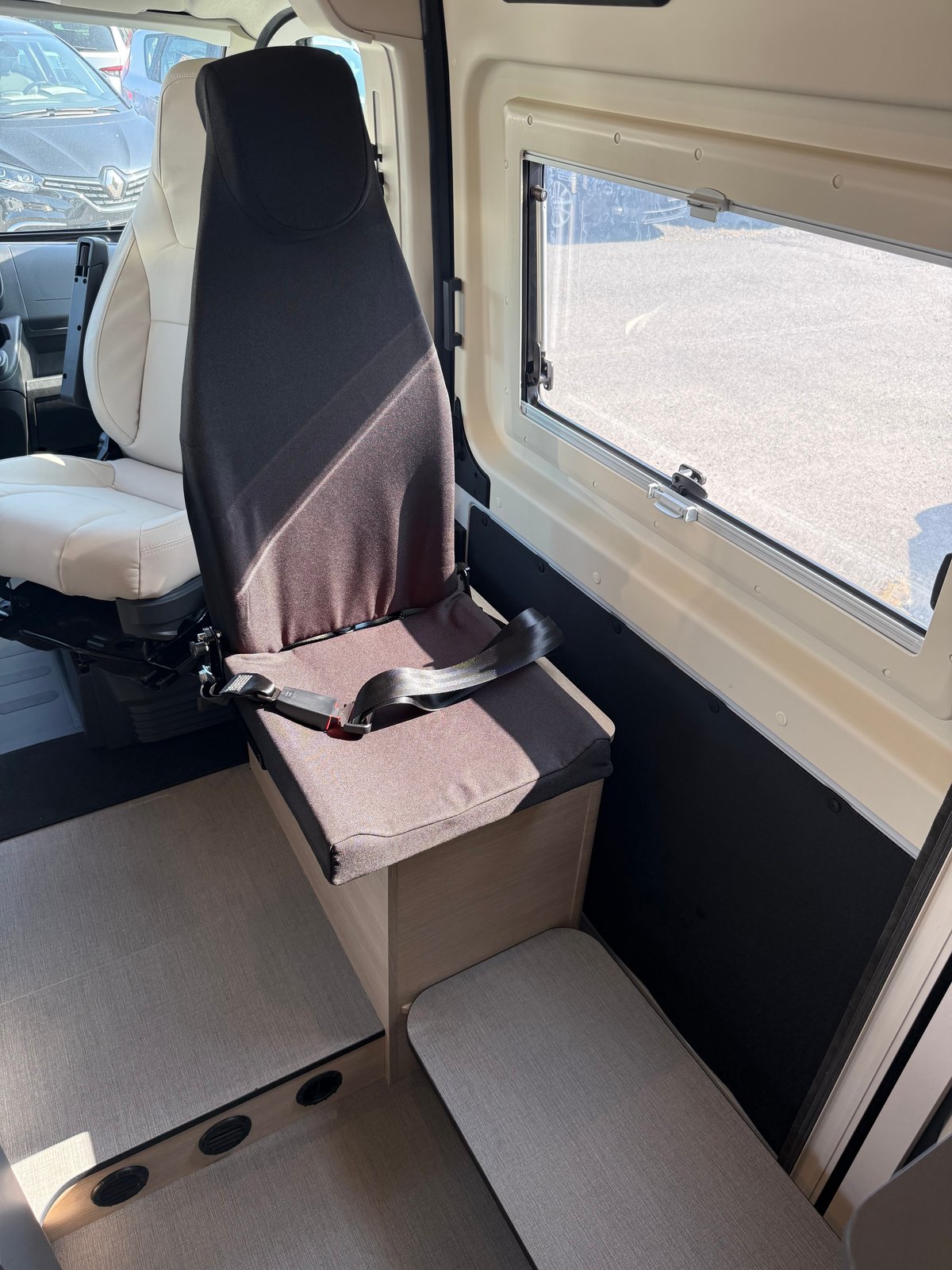 DREAMER Camper Five Fun + Automatique 5 places, Diesel, New car, Automatic - 5
