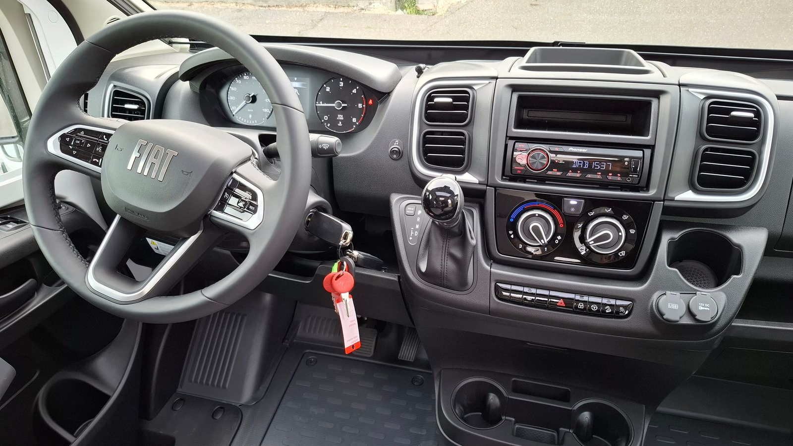 DREAMER D68 Fun+ 20 ans, Diesel, New car, Automatic - 4