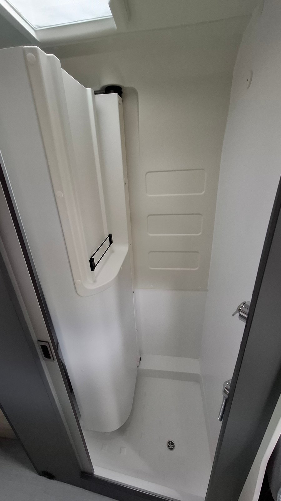 DREAMER D68 Fun+ 20 ans, Diesel, New car, Automatic - 7