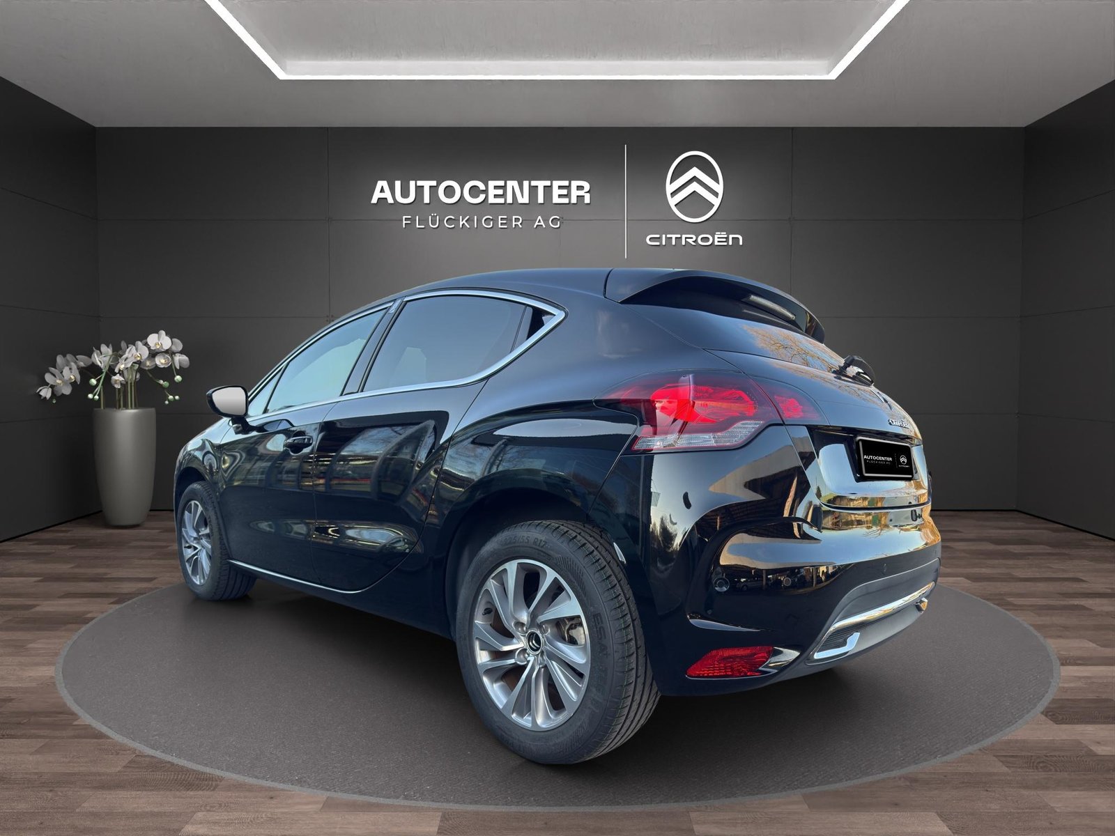 DS AUTOMOBILES 4 1.2 PureTech So Chic, Benzin, Occasion / Gebraucht, Handschaltung - 2