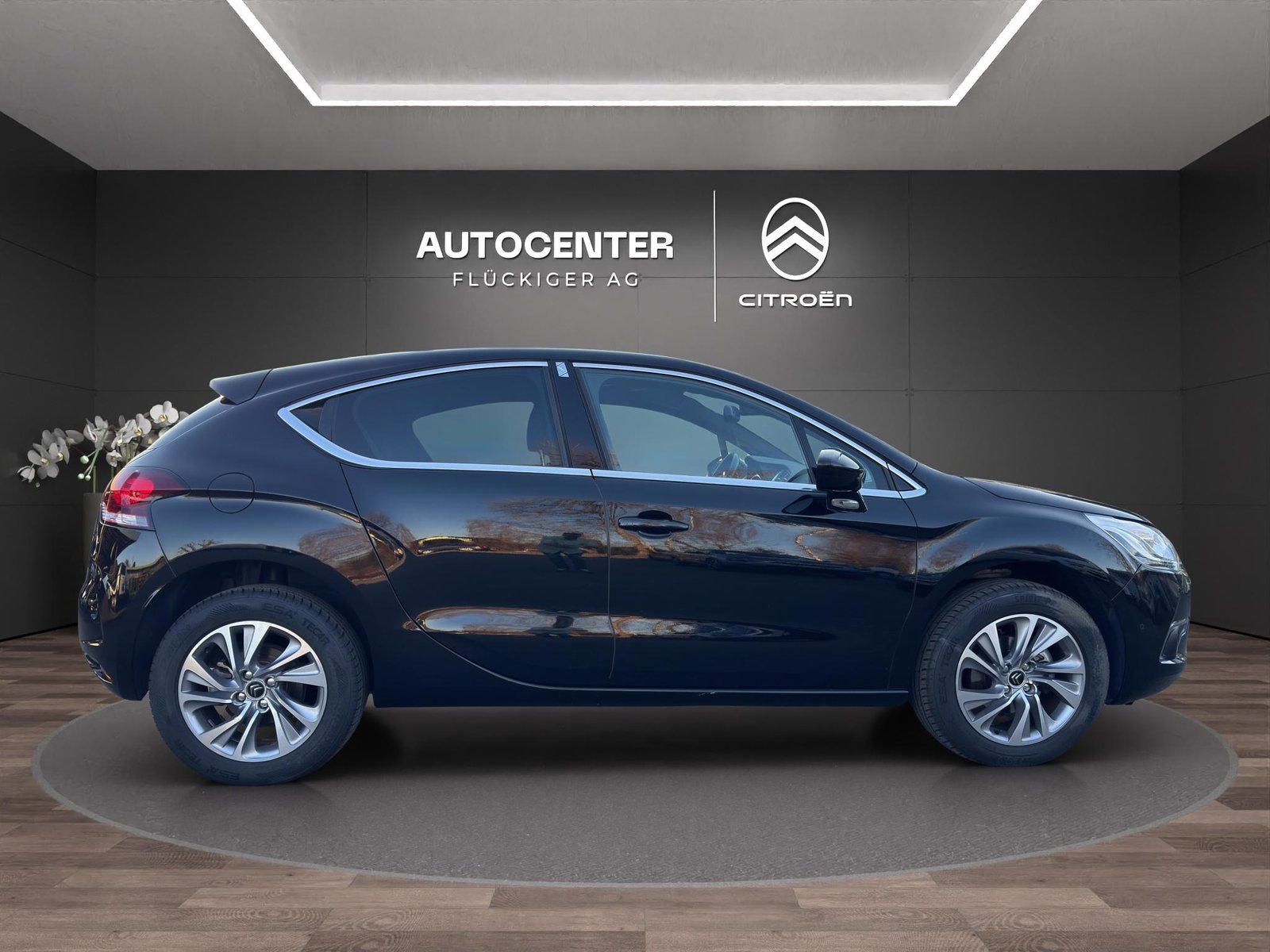 DS AUTOMOBILES 4 1.2 PureTech So Chic, Benzin, Occasion / Gebraucht, Handschaltung - 4