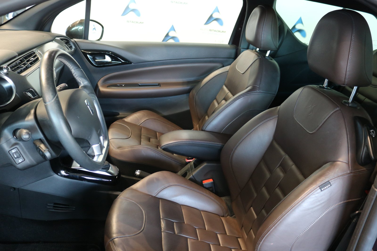 DS AUTOMOBILES DS 3 Cabrio 1.6 THP Sport Chic Plus, Benzin, Occasion / Gebraucht, Handschaltung - 4