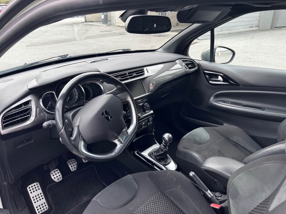 DS AUTOMOBILES DS3 1.6 THP Sport Chic, Benzin, Occasion / Gebraucht, Handschaltung - 2