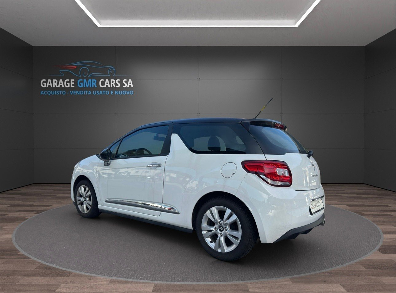 DS AUTOMOBILES DS3 1.2 VTi Chic, Petrol, Second hand / Used, Manual - 4