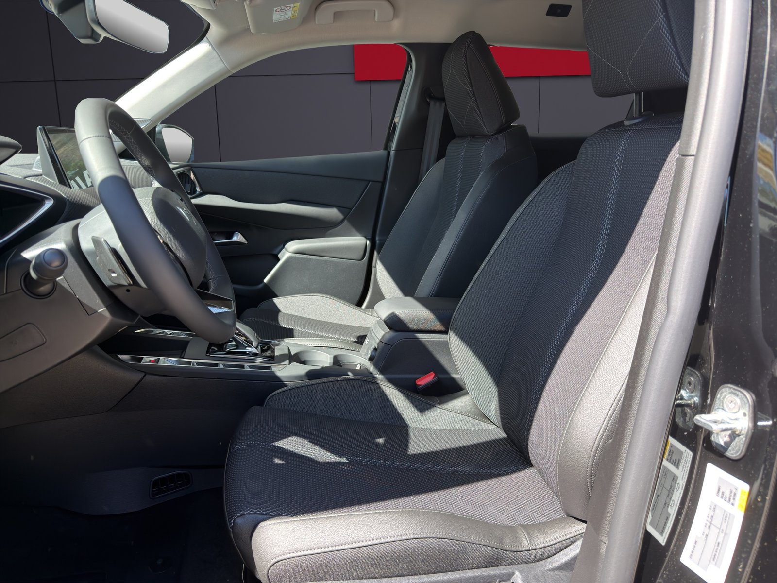 DS AUTOMOBILES DS3 1.2 MHEV Pallas, Mild-Hybrid Petrol/Electric, New car, Automatic - 6