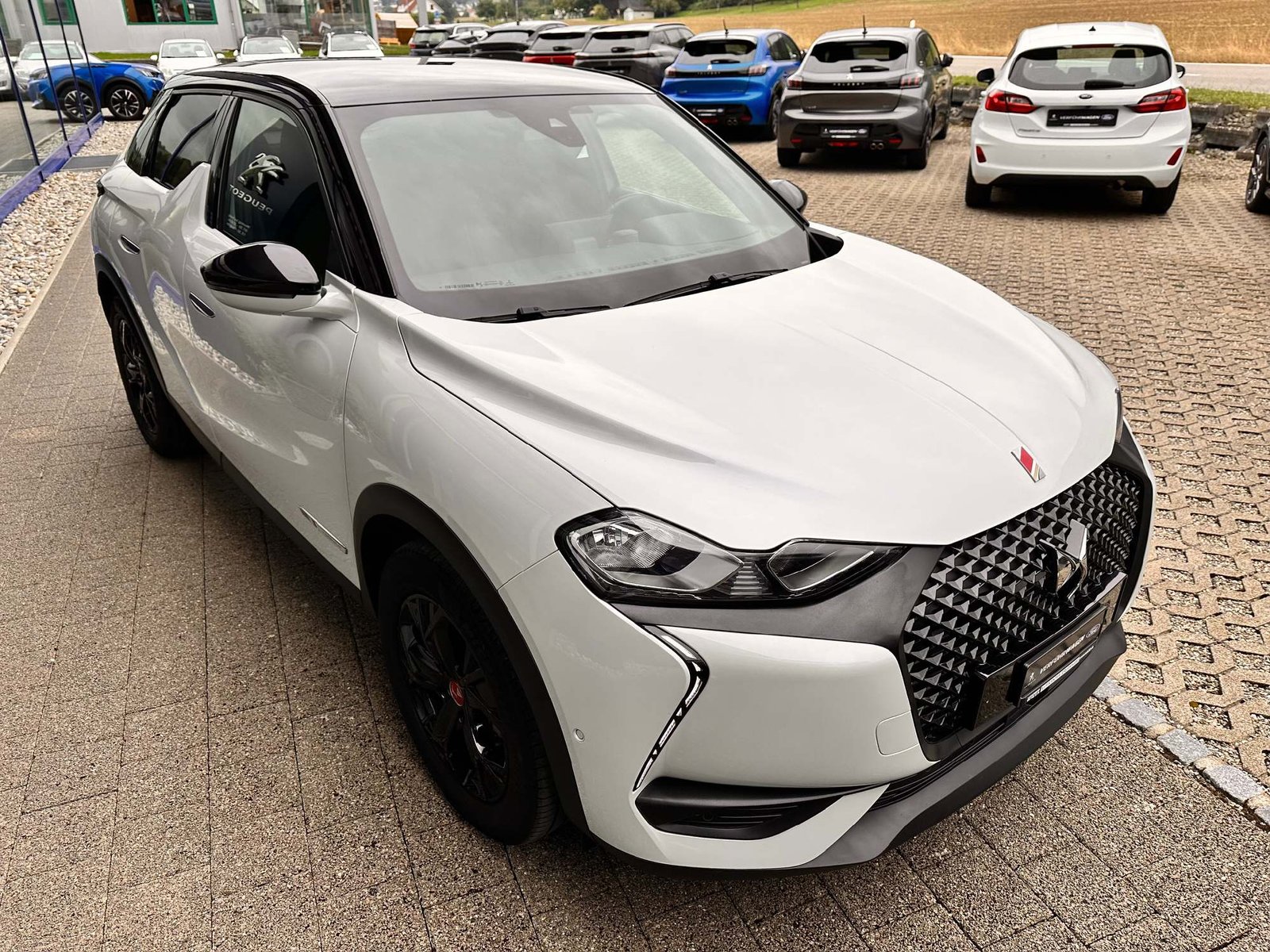 DS AUTOMOBILES DS3 Crossback 1.2 PureTech 155 Performance Line, Petrol, Second hand / Used, Automatic - 3