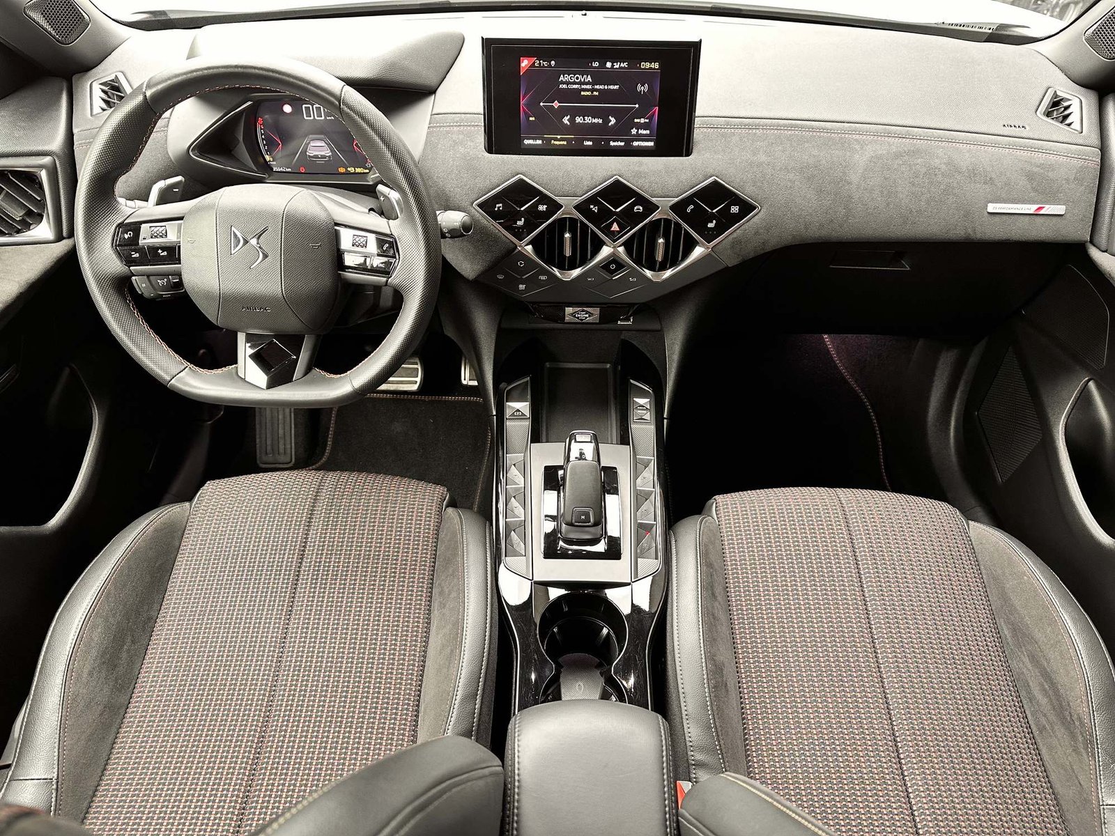 DS AUTOMOBILES DS3 Crossback 1.2 PureTech 155 Performance Line, Petrol, Second hand / Used, Automatic - 7