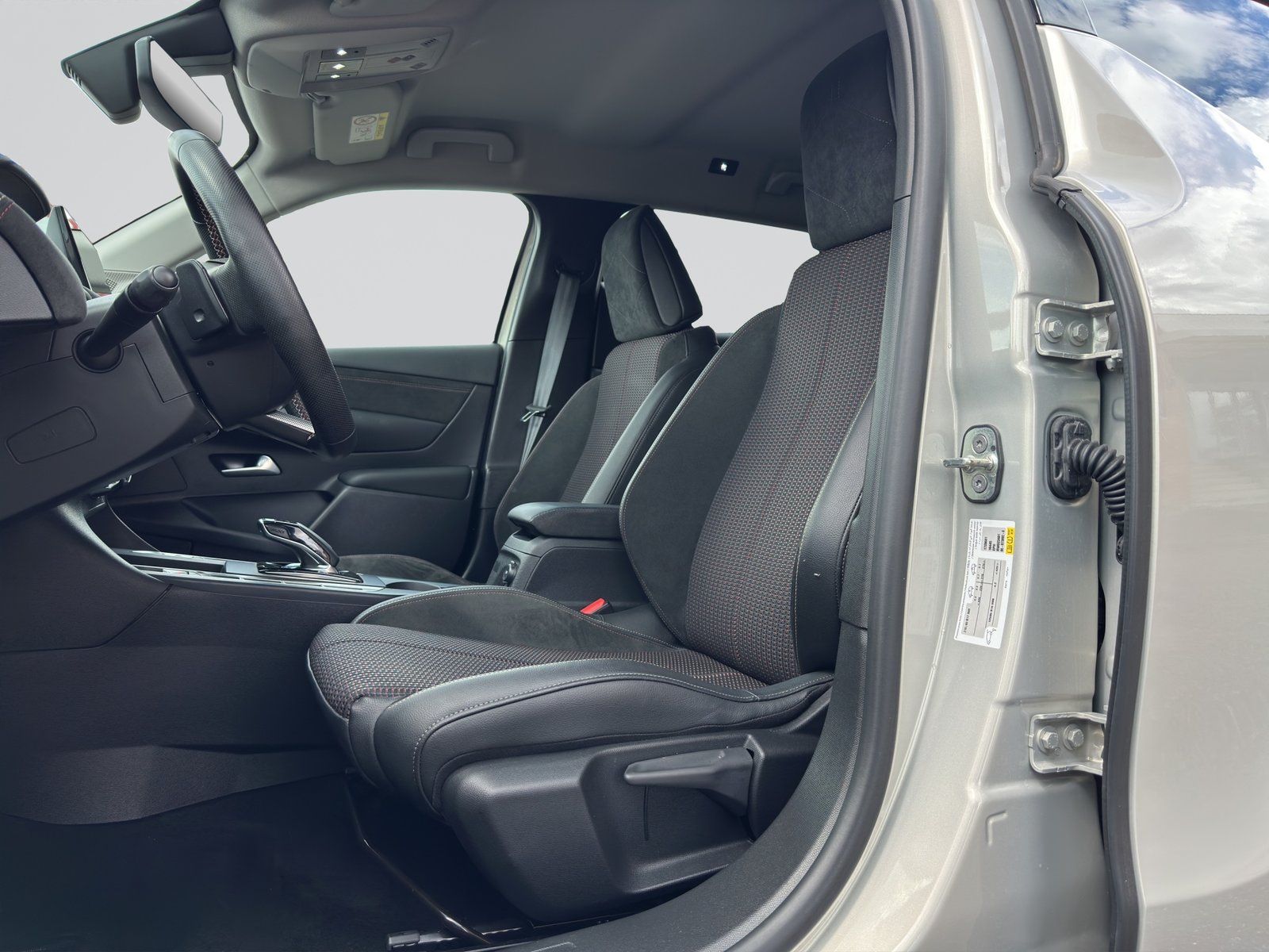 DS AUTOMOBILES DS 3 1.2 PureTech Performance Line Bi-Color E, Essence, Occasion / Utilisé, Automatique - 6