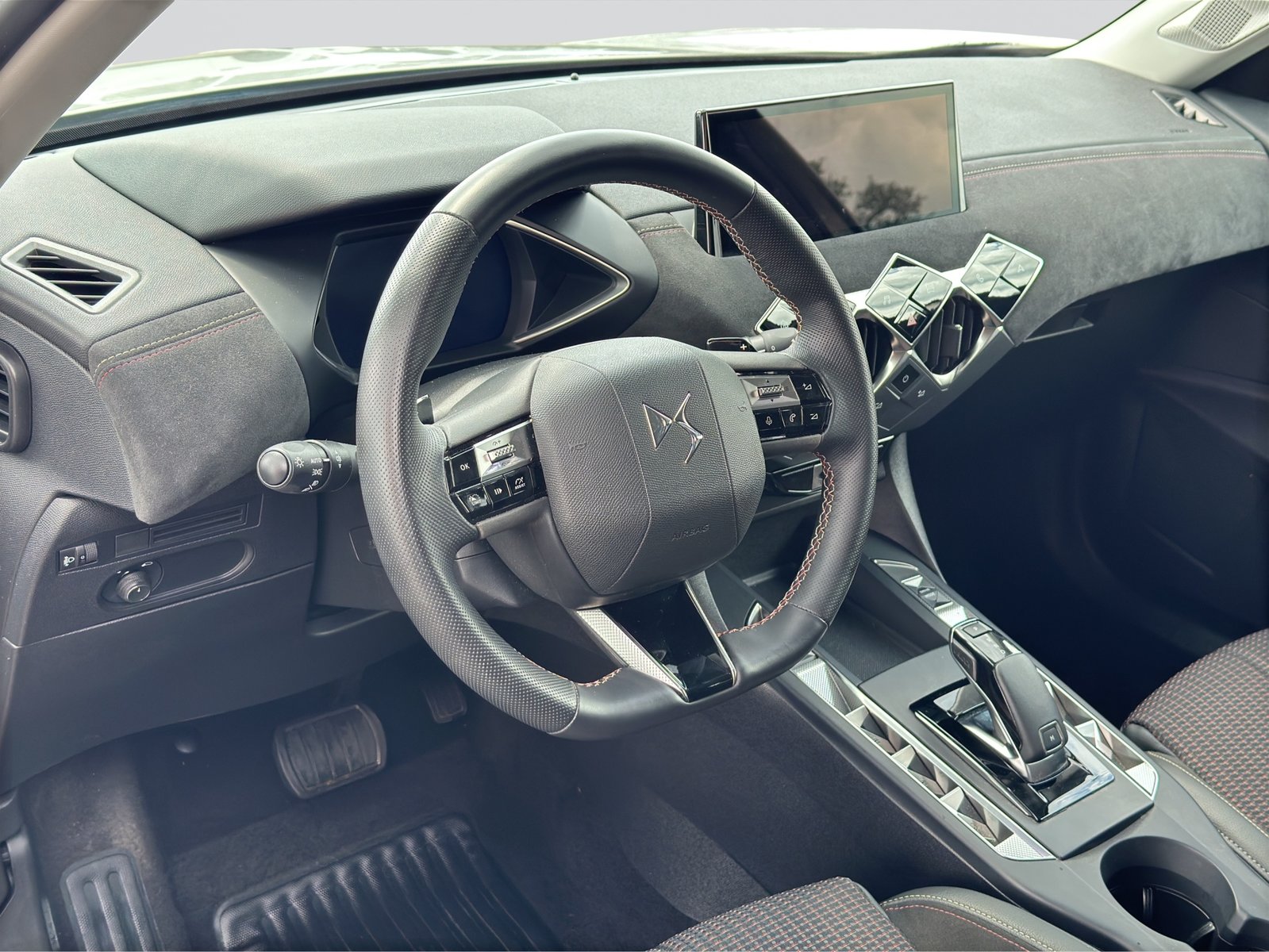 DS AUTOMOBILES DS 3 1.2 PureTech Performance Line Bi-Color E, Essence, Occasion / Utilisé, Automatique - 7