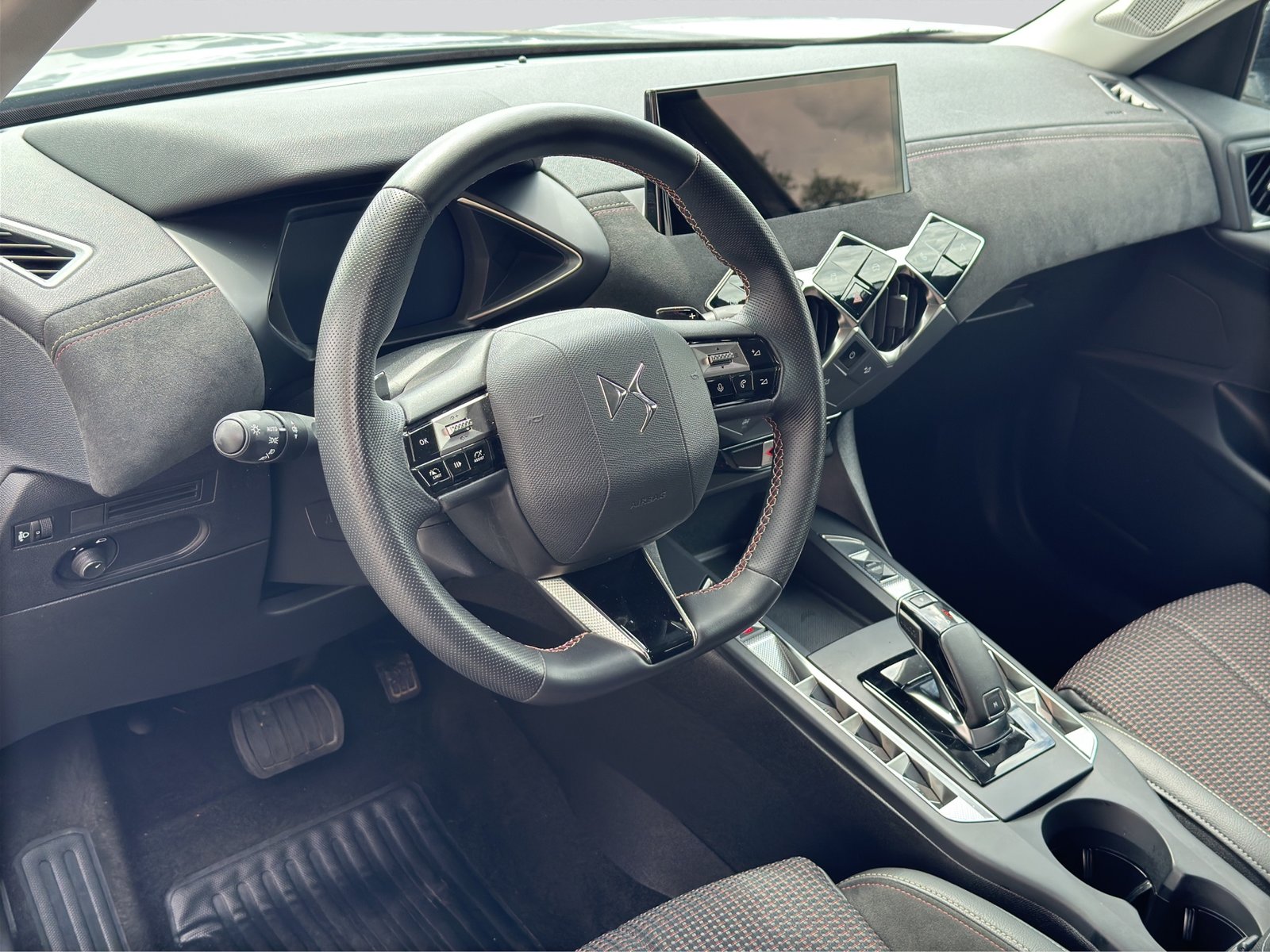 DS AUTOMOBILES DS 3 1.2 PureTech Opera EAT8, Essence, Occasion / Utilisé, Automatique - 7