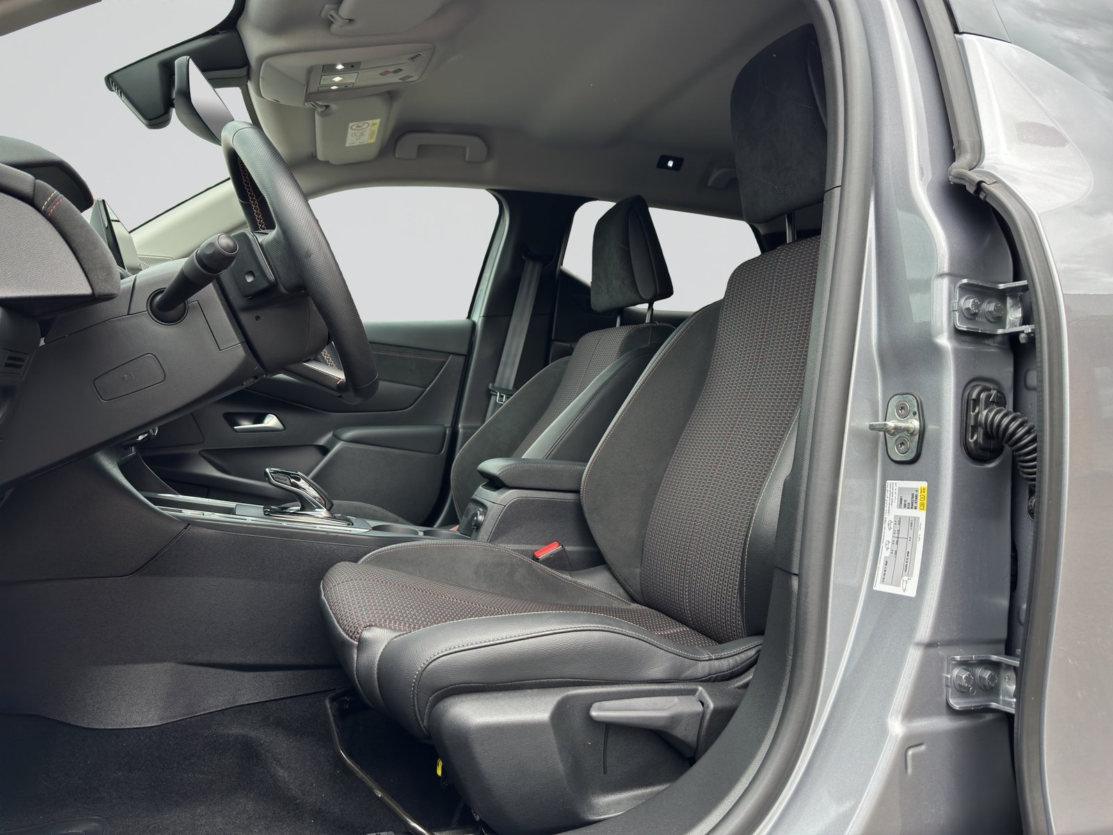 DS AUTOMOBILES DS 3 1.2 PureTech Performance Line Bi-Color E, Essence, Occasion / Utilisé, Automatique - 6