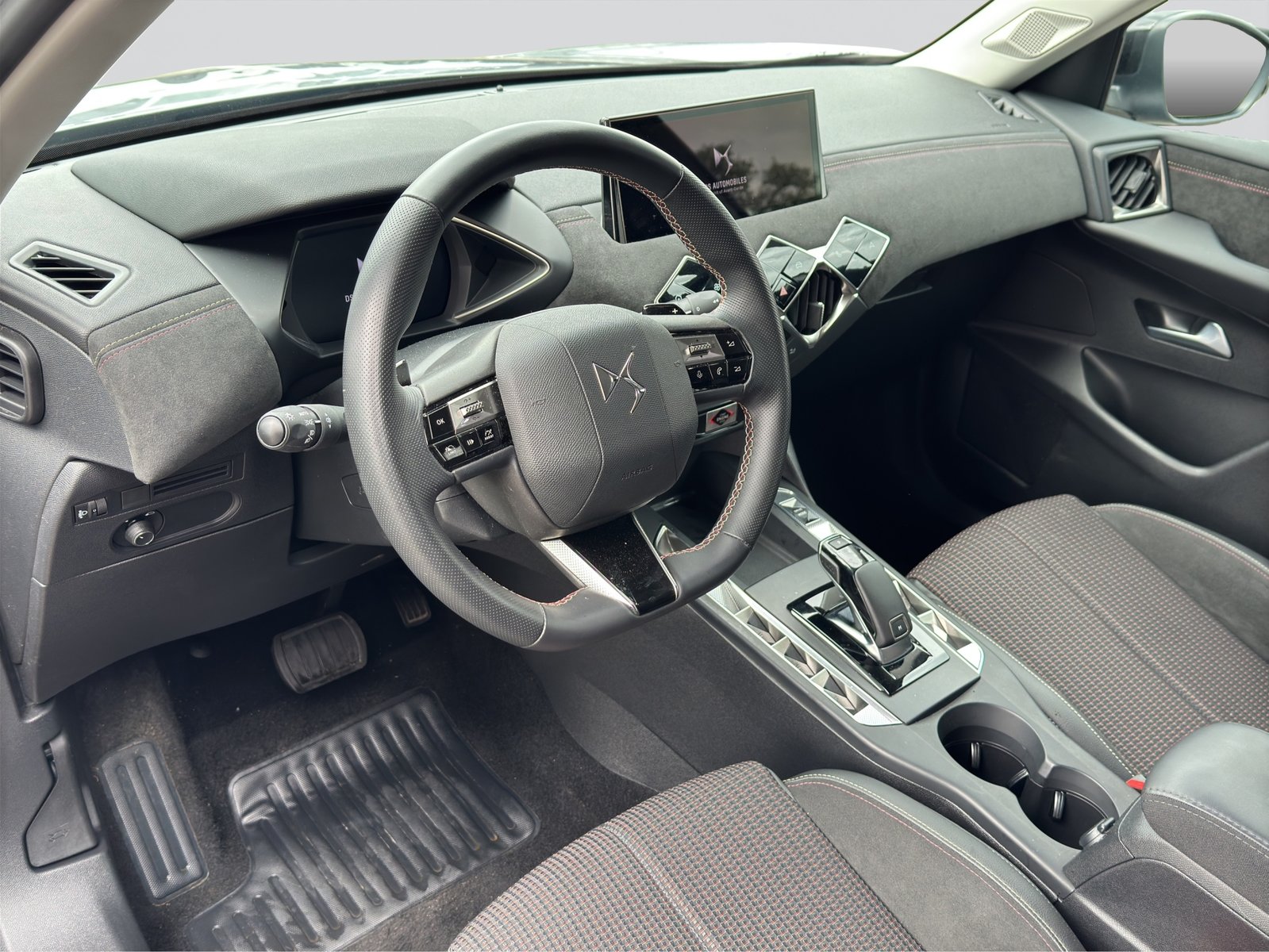 DS AUTOMOBILES DS 3 1.2 PureTech Performance Line Bi-Color E, Essence, Occasion / Utilisé, Automatique - 7