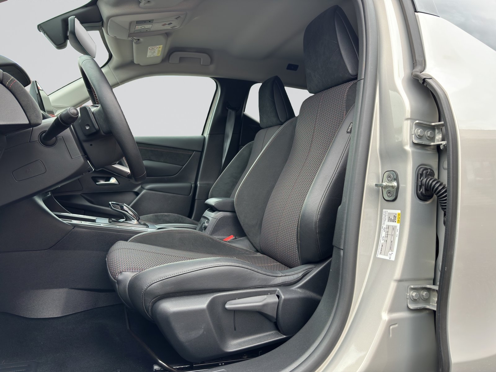 DS AUTOMOBILES DS 3 1.2 PureTech Performance Line Bi-Color E, Essence, Occasion / Utilisé, Automatique - 6