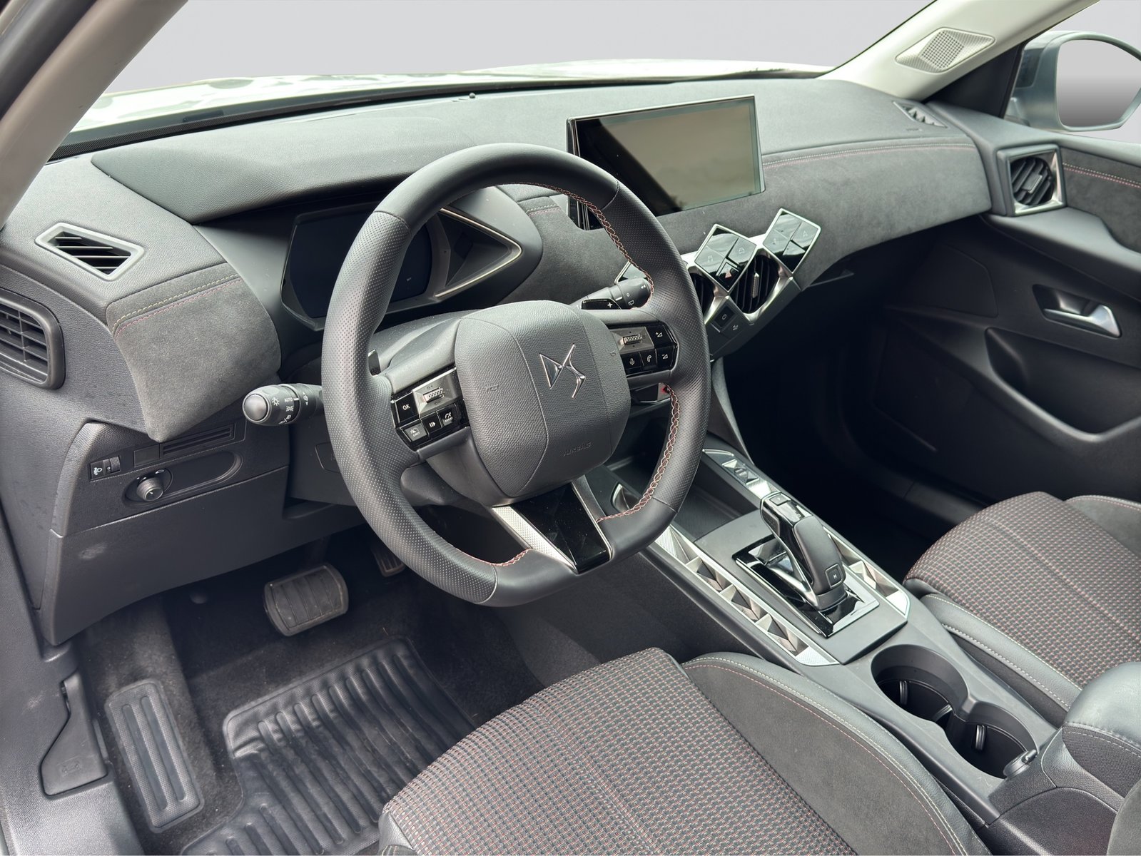 DS AUTOMOBILES DS 3 1.2 PureTech Performance Line Bi-Color E, Essence, Occasion / Utilisé, Automatique - 7