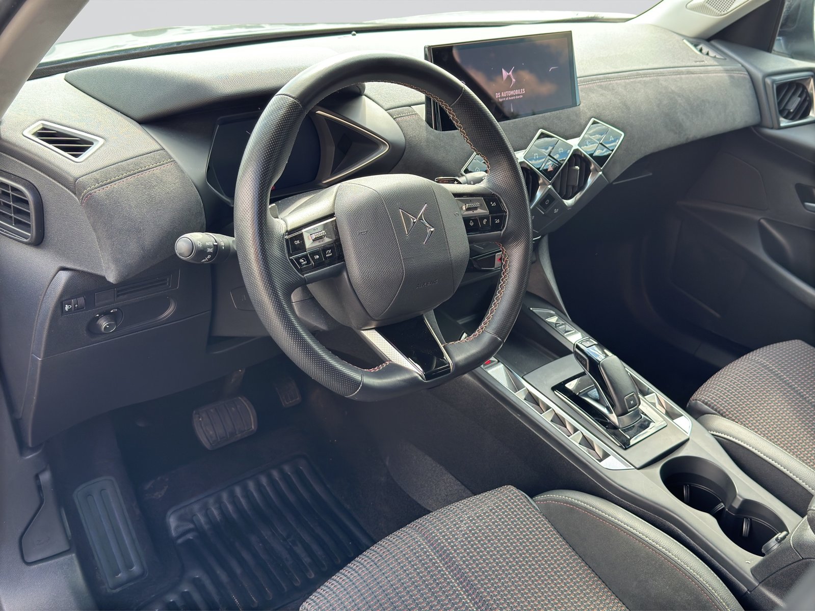 DS AUTOMOBILES DS 3 1.2 PureTech Performance Line Bi-Color E, Petrol, Second hand / Used, Automatic - 6