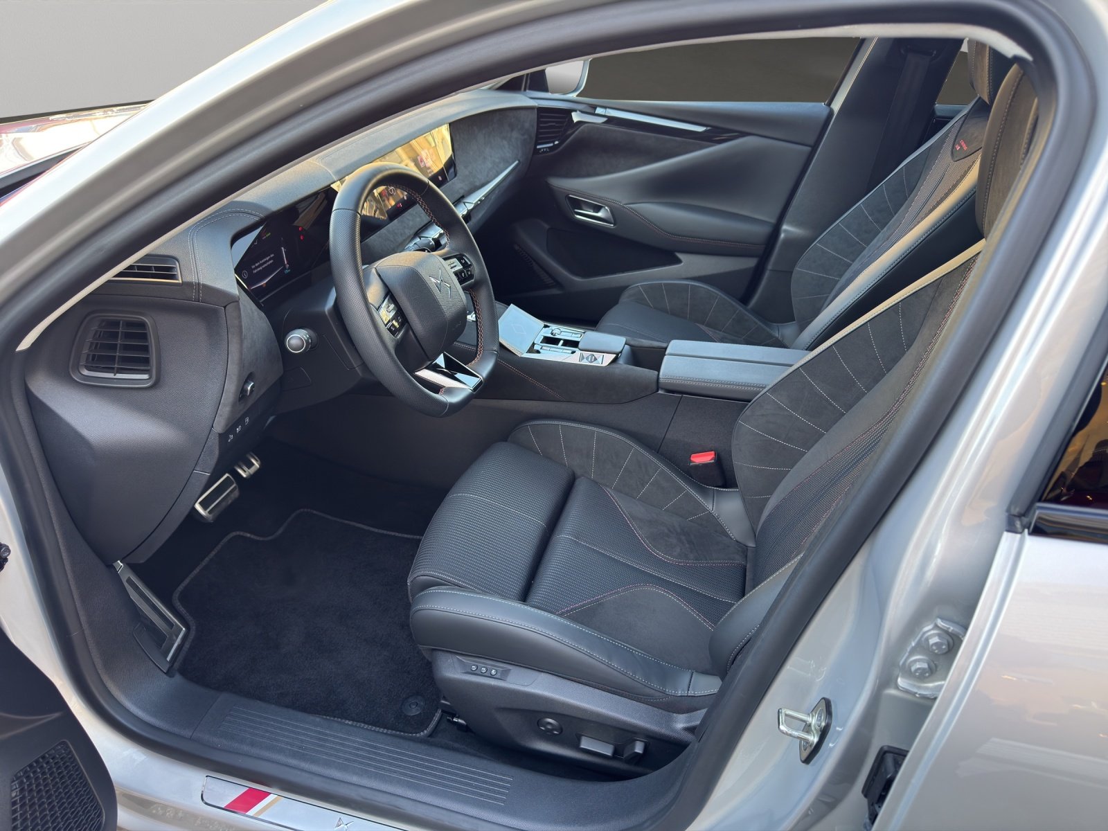 DS AUTOMOBILES DS4 1.6 E-Tense Performance Li, Voll-Hybrid Benzin/Elektro, Occasion / Gebraucht, Automat - 4