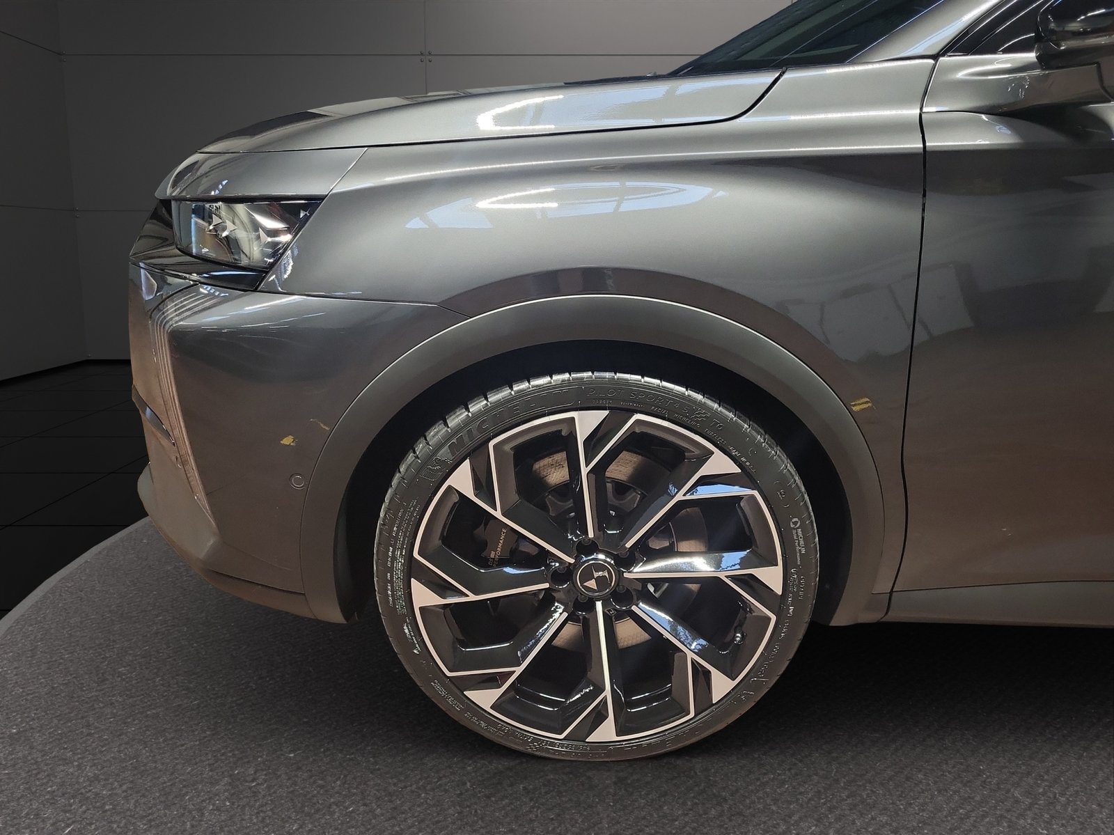 DS AUTOMOBILES DS7 E-Tense 4x4 PerformL, Hybride Rechargeable Essence/Électricité, Voiture nouvelle, Automatique - 4