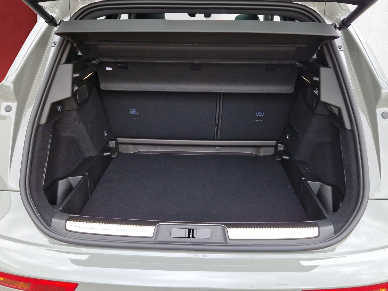 DS AUTOMOBILES DS 7 1.6 E-Tense Étoile 4x4 300 PS Plugin-Hybrid, Plug-in-Hybrid Benzin/Elektro, Neuwagen, Automatik - 7