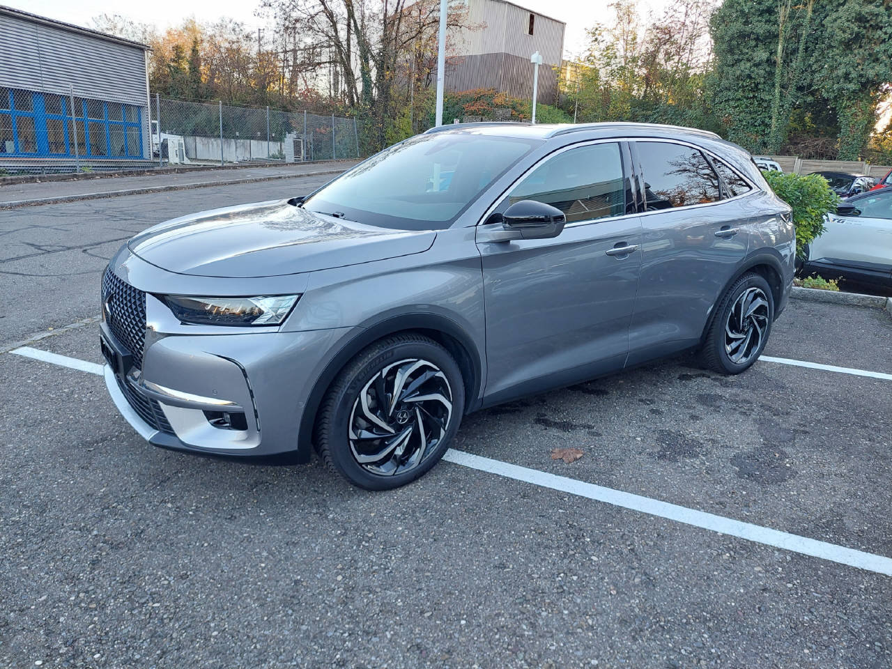 DS AUTOMOBILES DS7 Crossback 1.6 E-Tense Be Chic 4x4 300PS, Plug-in-Hybrid Benzin/Elektro, Occasion / Gebraucht, Automatik - 3