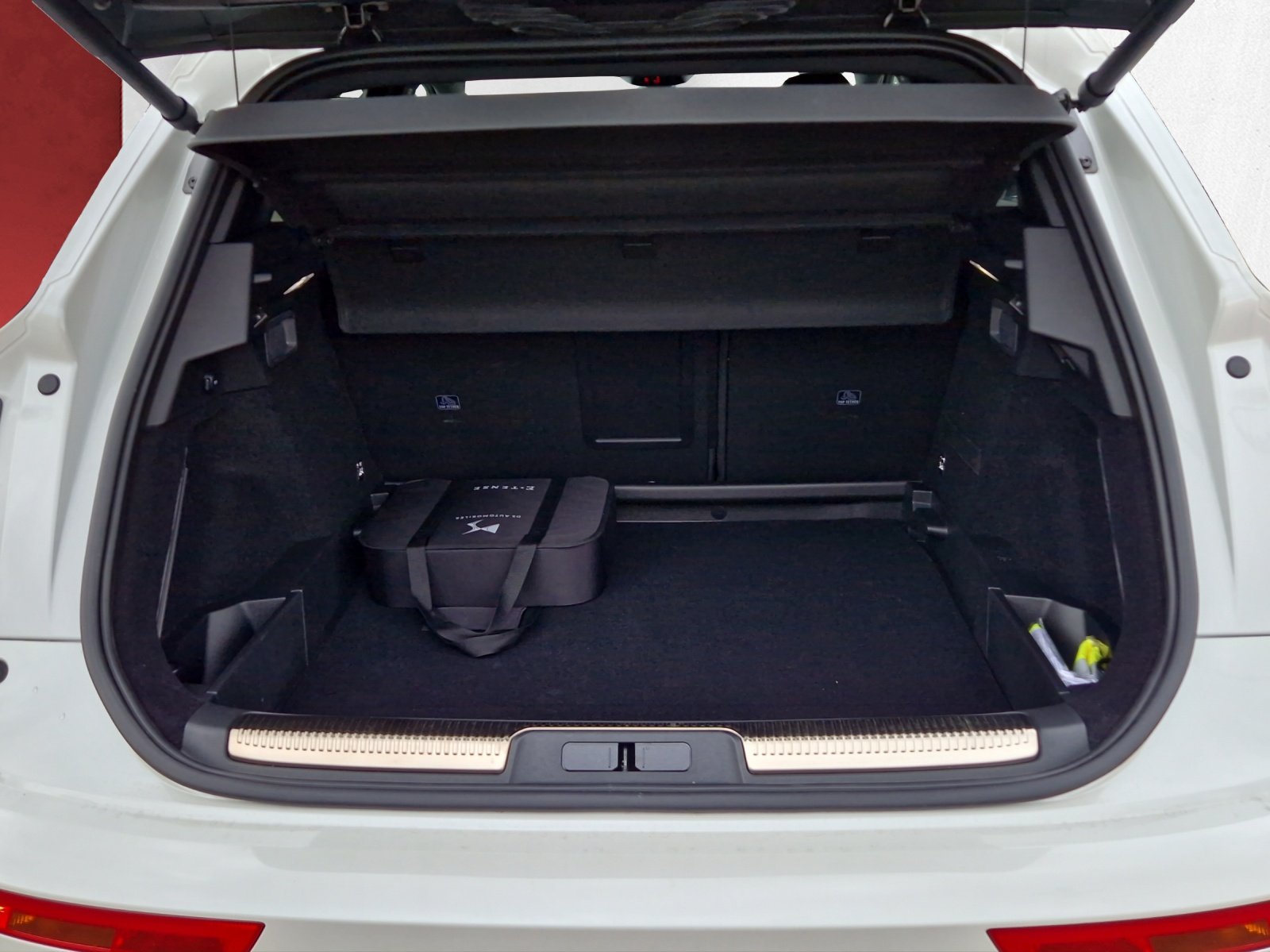 DS AUTOMOBILES DS 7 1.6 E-Tense Bastille 4x4 300 PS Plugin-Hybrid, Plug-in-Hybrid Petrol/Electric, Second hand / Used, Automatic - 7