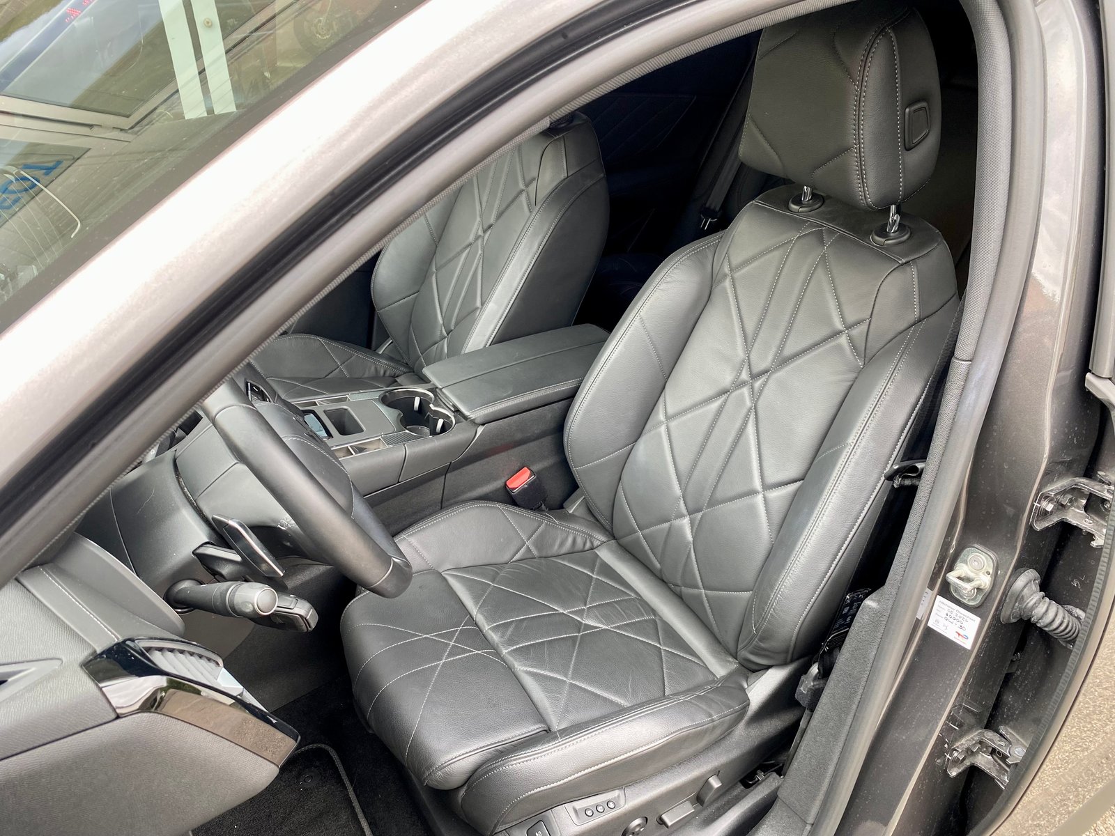DS AUTOMOBILES DS 7 Crossback E-Tense 300 SO Chic, Plug-in-Hybrid Benzin/Elektro, Occasion / Gebraucht, Automatik - 4