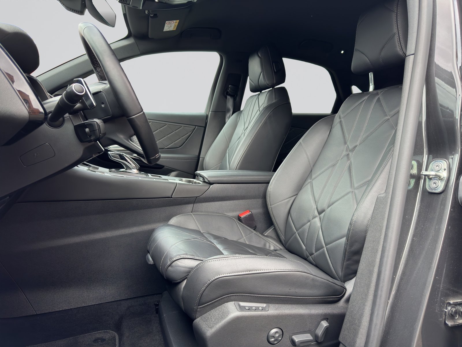 DS AUTOMOBILES DS 7 E-Tense 300 4x4 Rivoli, Plug-in-Hybrid Benzin/Elektro, Occasion / Gebraucht, Automatik - 6