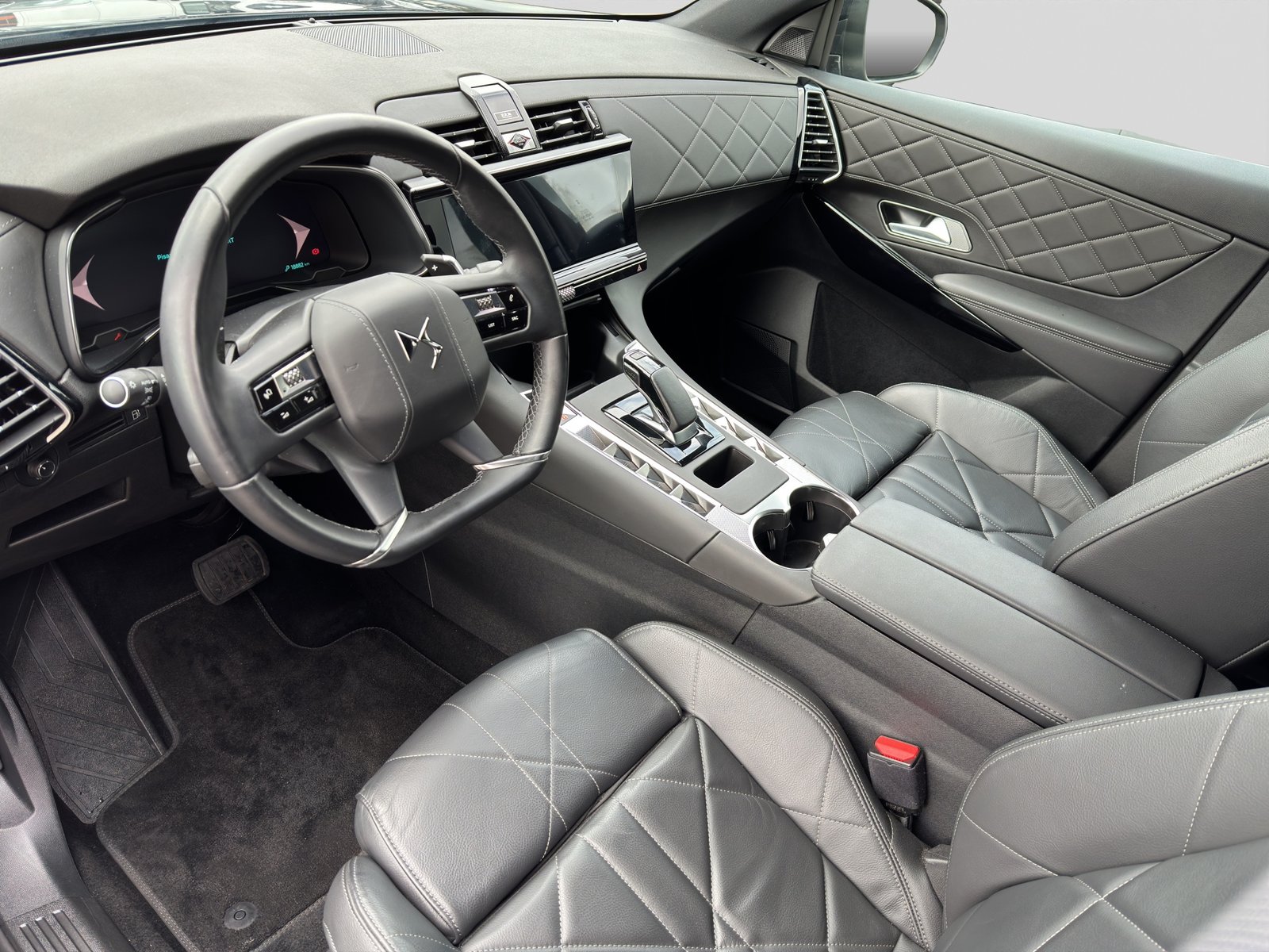 DS AUTOMOBILES DS 7 E-Tense 300 4x4 Rivoli, Plug-in-Hybrid Benzin/Elektro, Occasion / Gebraucht, Automatik - 7