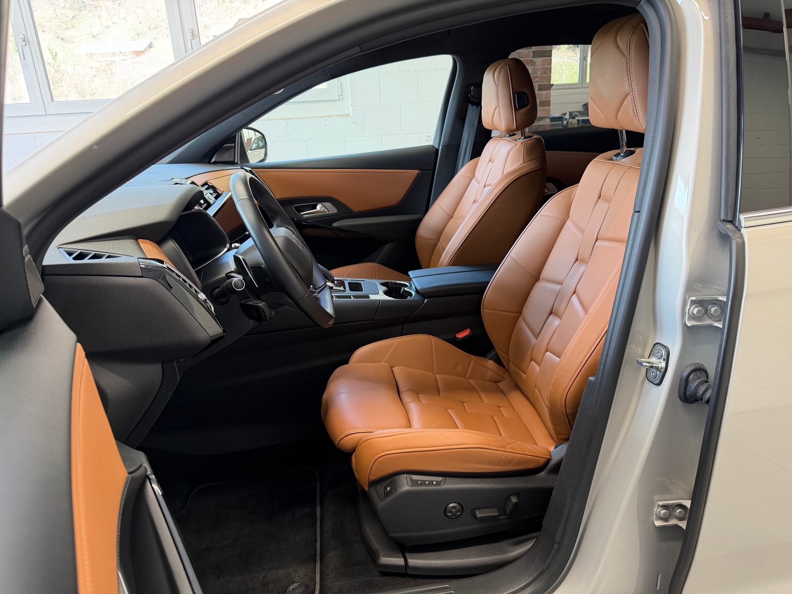 DS AUTOMOBILES DS 7 Crossback 1.5 BlueHDi Club EAT8, Diesel, Occasion / Gebraucht, Automatik - 2