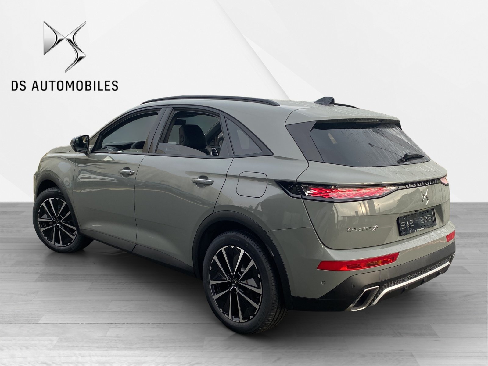 DS AUTOMOBILES DS7 1.6 E-Tense Rivoli 4x4, Plug-in-Hybrid Petrol/Electric, Ex-demonstrator, Automatic - 4