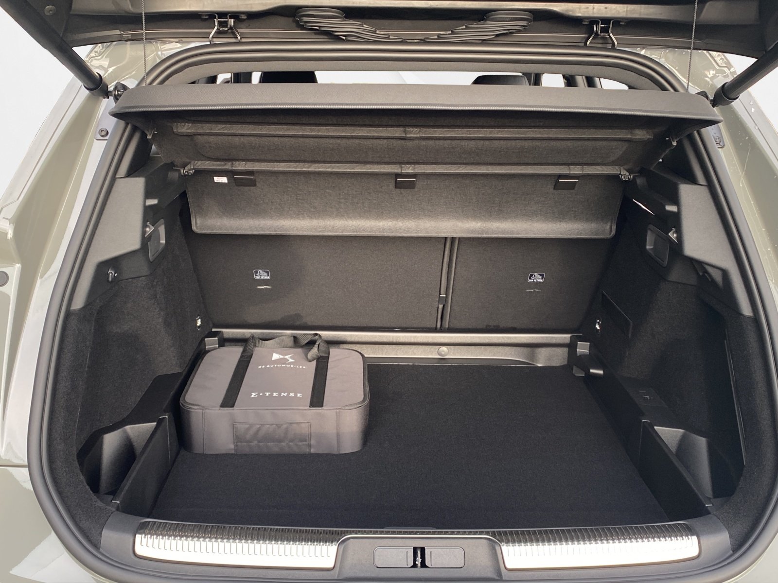 DS AUTOMOBILES DS7 1.6 E-Tense Rivoli 4x4, Plug-in-Hybrid Petrol/Electric, Ex-demonstrator, Automatic - 6