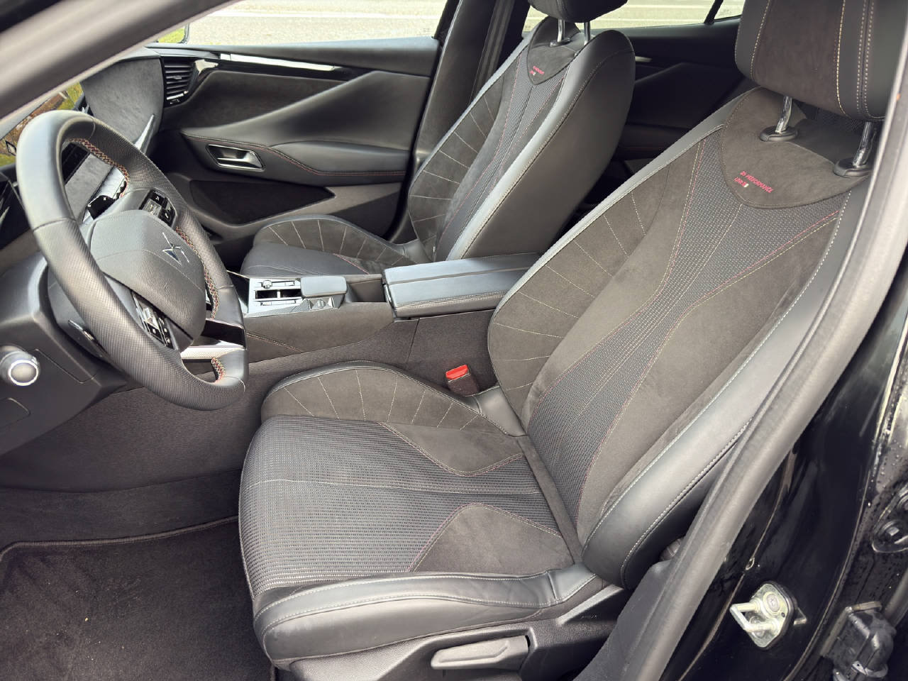 DS AUTOMOBILES DS4 1.6 E-Tense Ligne Noire, Plug-in-Hybrid Petrol/Electric, Second hand / Used, Automatic - 5