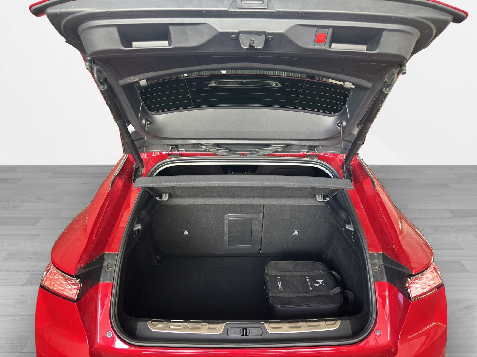 DS AUTOMOBILES DS4 1.6 E-Tense Bastille Limousine, Hybride Rechargeable Essence/Électricité, Occasion / Utilisé, Automatique - 6