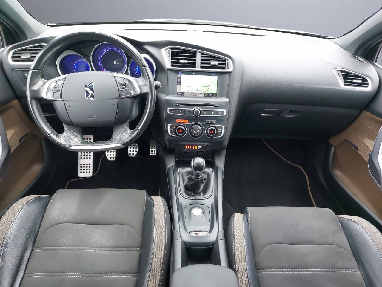 DS AUTOMOBILES DS4 1.6 THP 210 Sport Chic, Benzin, Occasion / Gebraucht, Handschaltung - 7